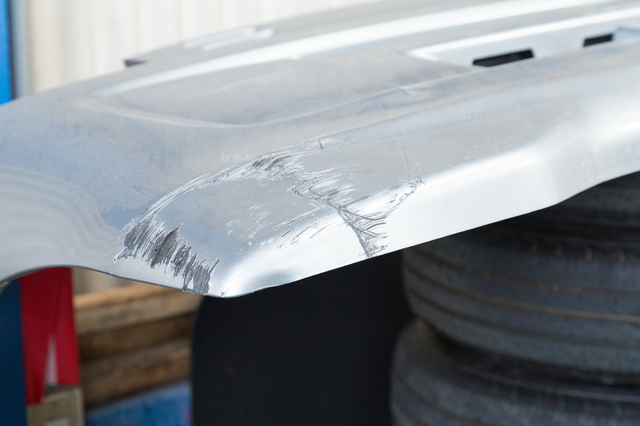 ドアの交換が必要な傷