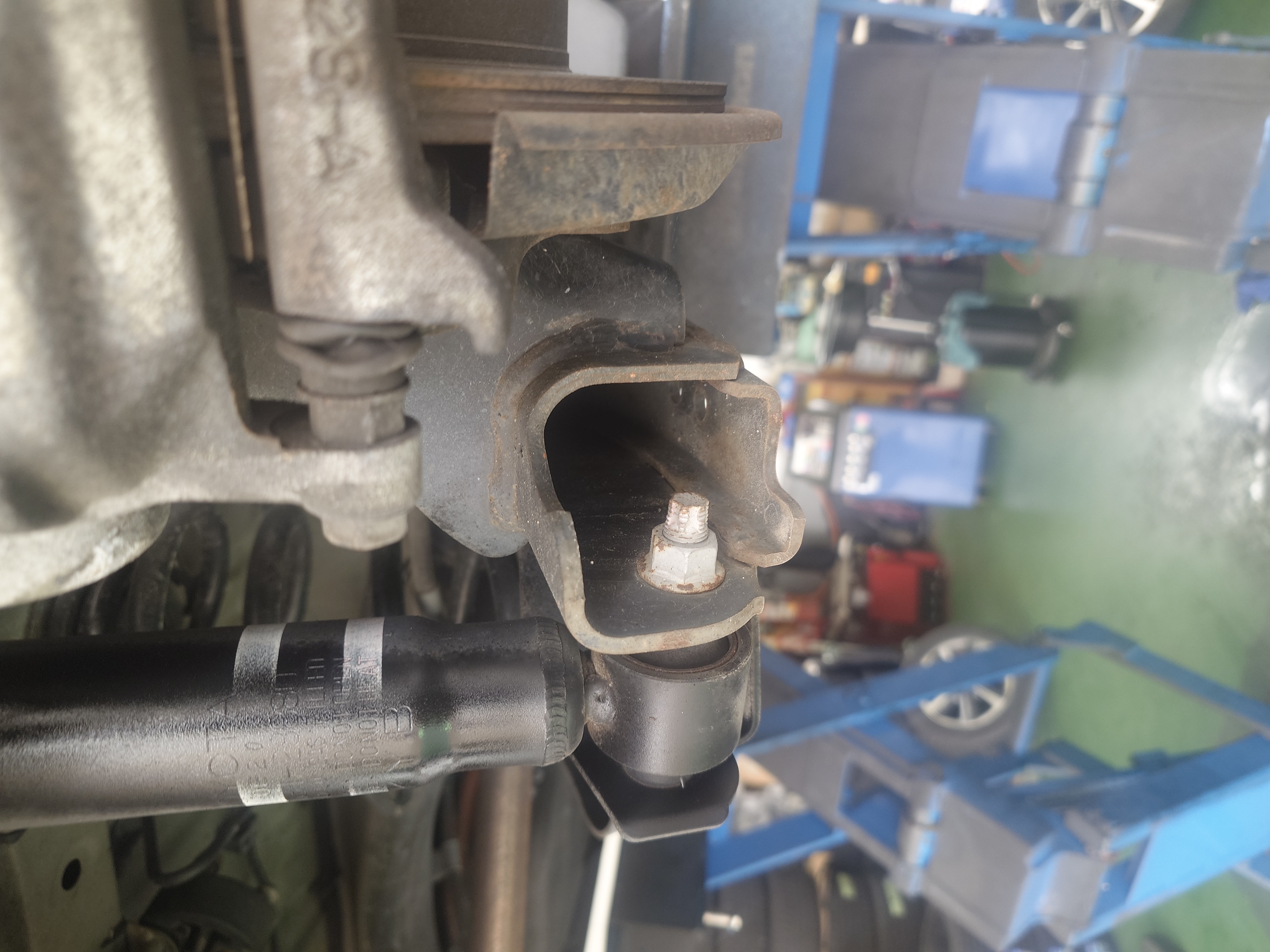 春の車メンテはお任せ！富山小杉TSでサビ止め＆点検🌸