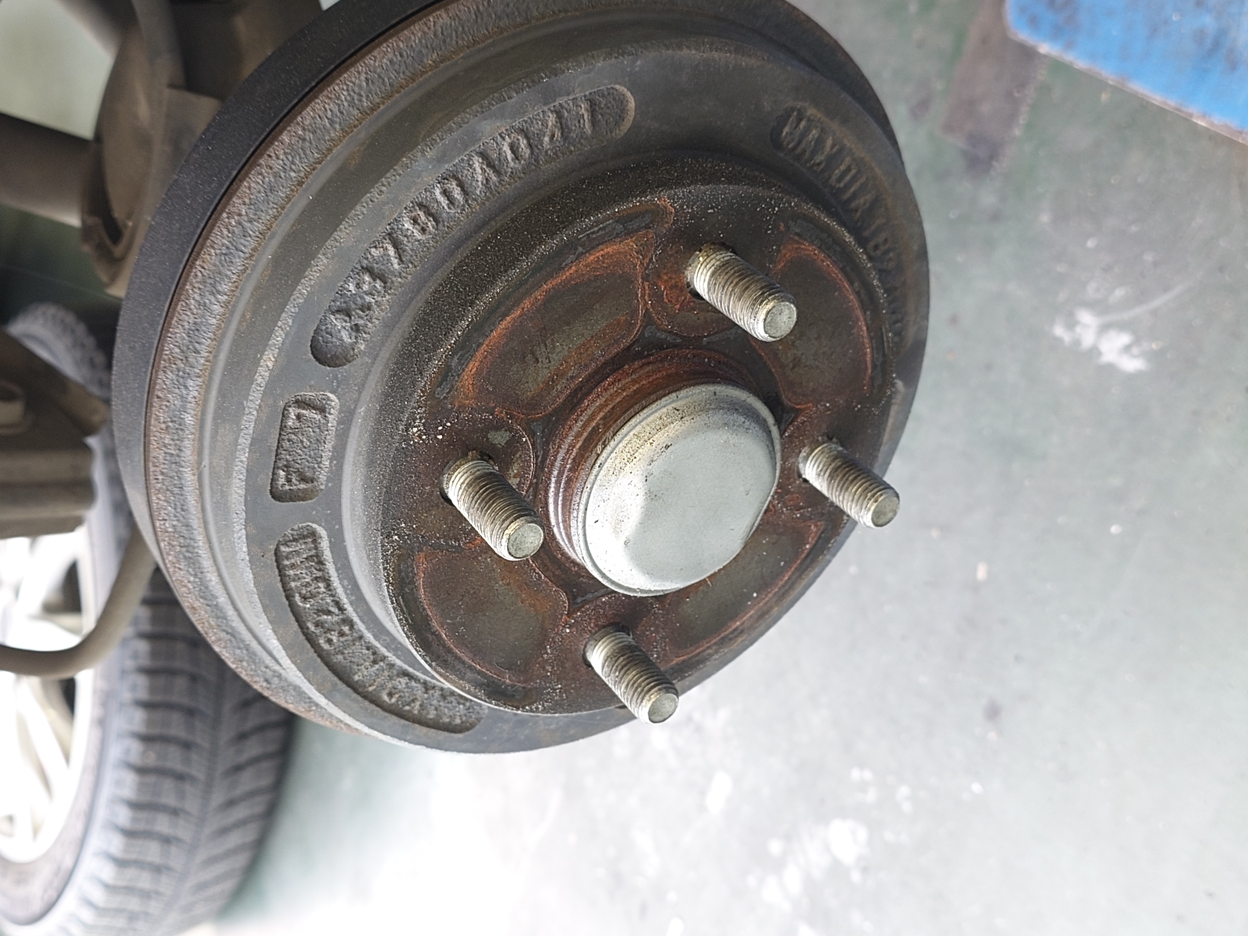 富山小杉TSで学ぶ冬前の安全タイヤ交換ポイント🚗