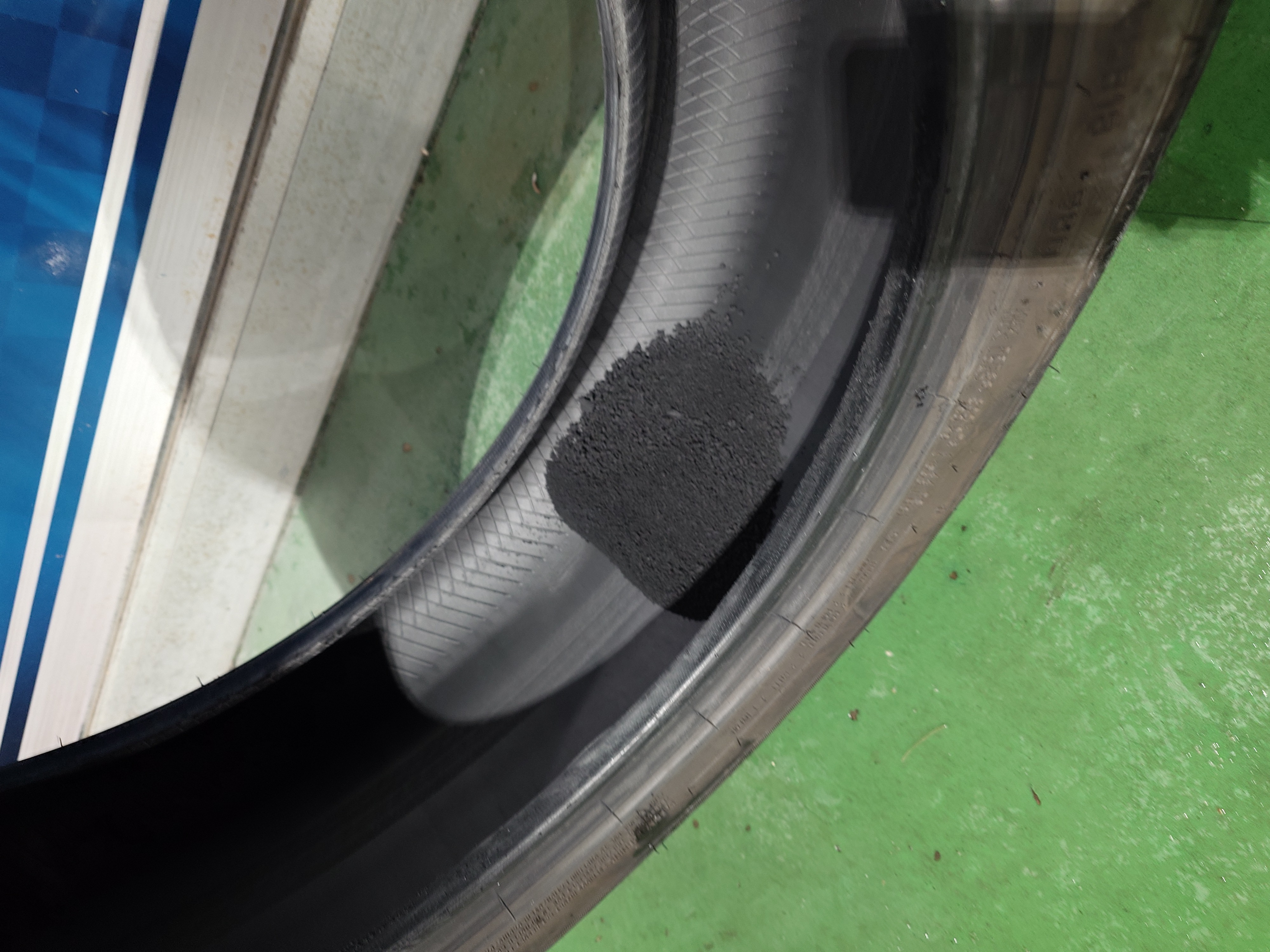 冬のタイヤトラブル対策と点検の重要ポイントをわかりやすく解説🚗