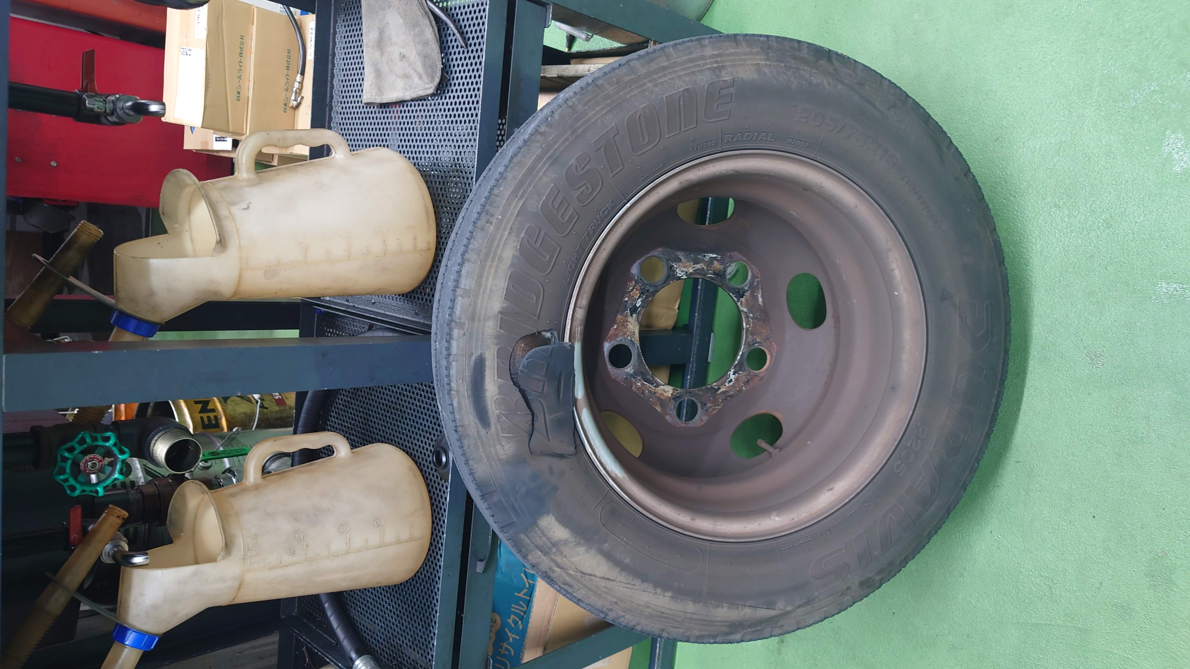 冬のタイヤトラブル対策と安全運転のコツをプロが解説🚗