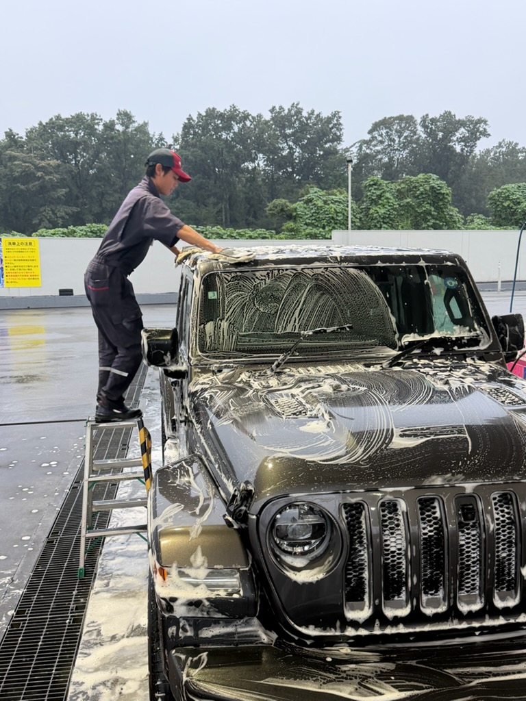 ENEOSウイングルート246裾野インターTS手洗い洗車作業