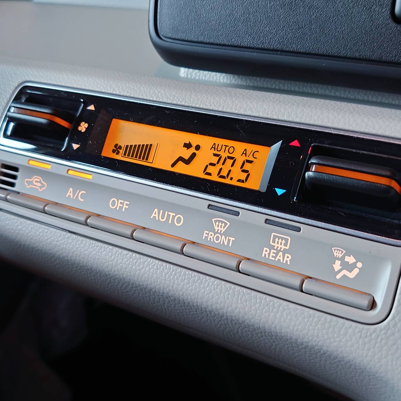 春の快適ドライブに必須 エアコン真空引き無料点検キャンペーン開催中🚗