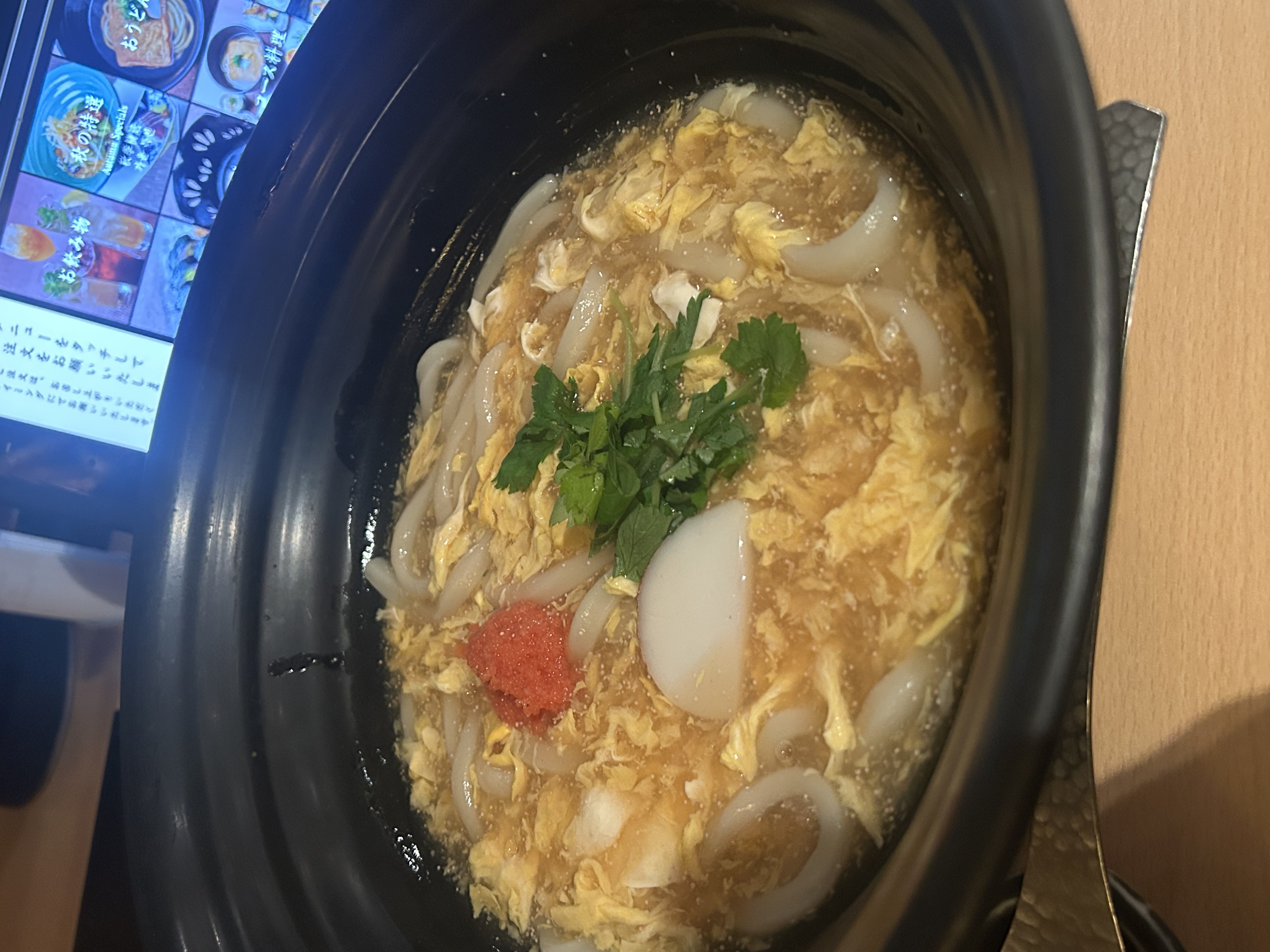 秋のカーケアポイント解説 洗車とオイル交換で快適ドライブを🚗