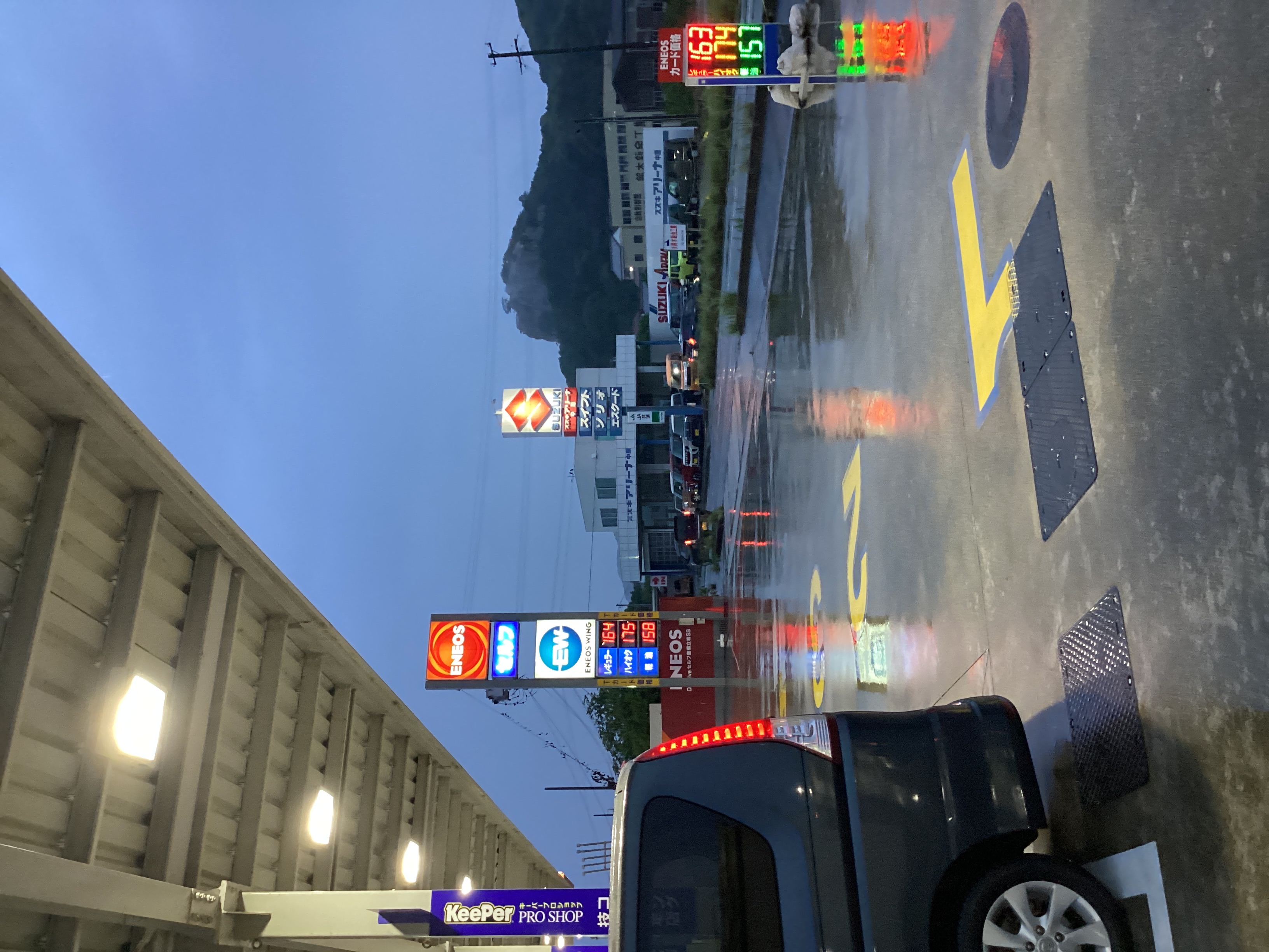 梅雨の雨対策に安心点検と洗車で快適ドライブをサポート☔️