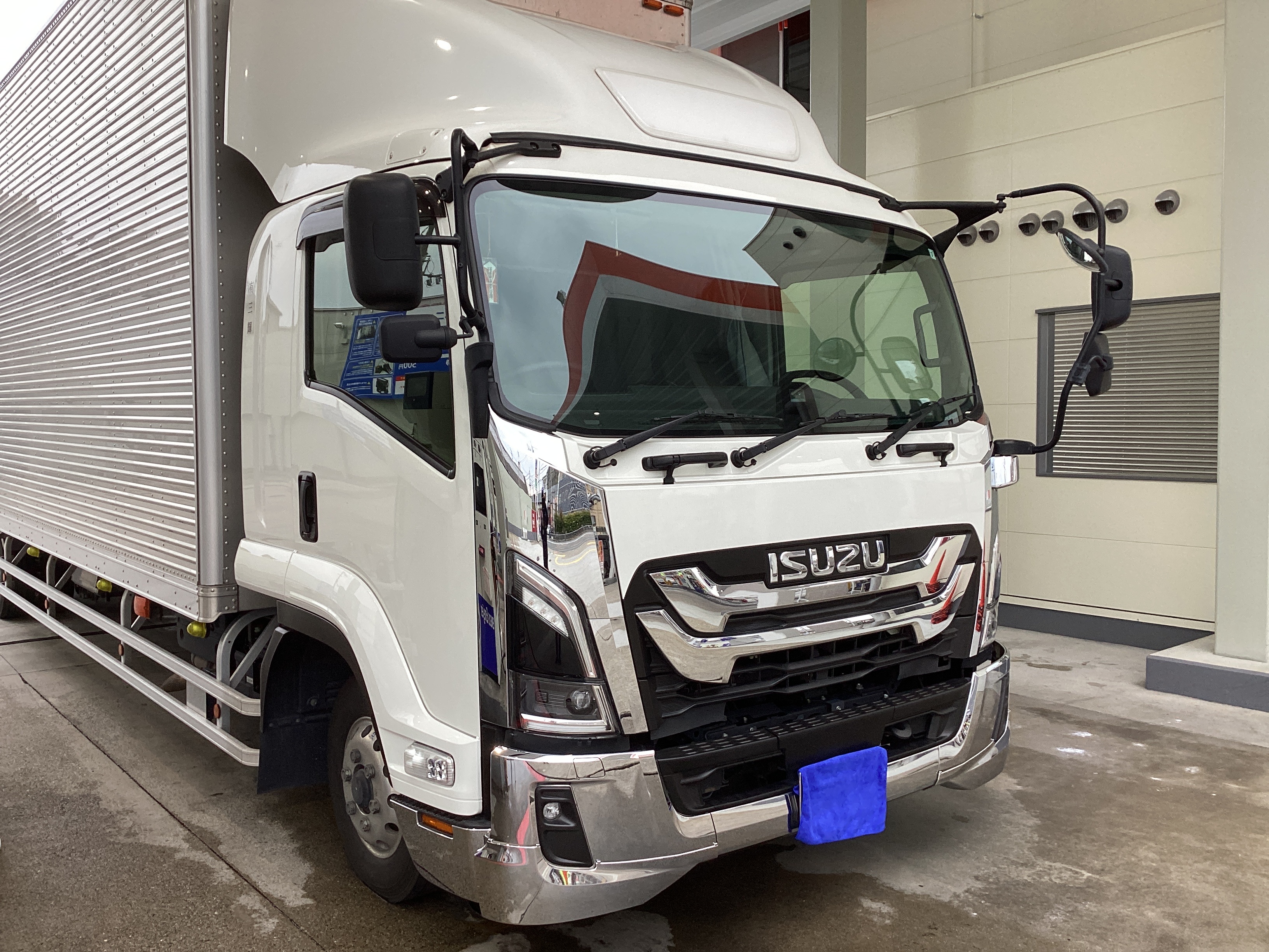 トラックもピカピカに春のkeeperコーティングで車ケア🚚