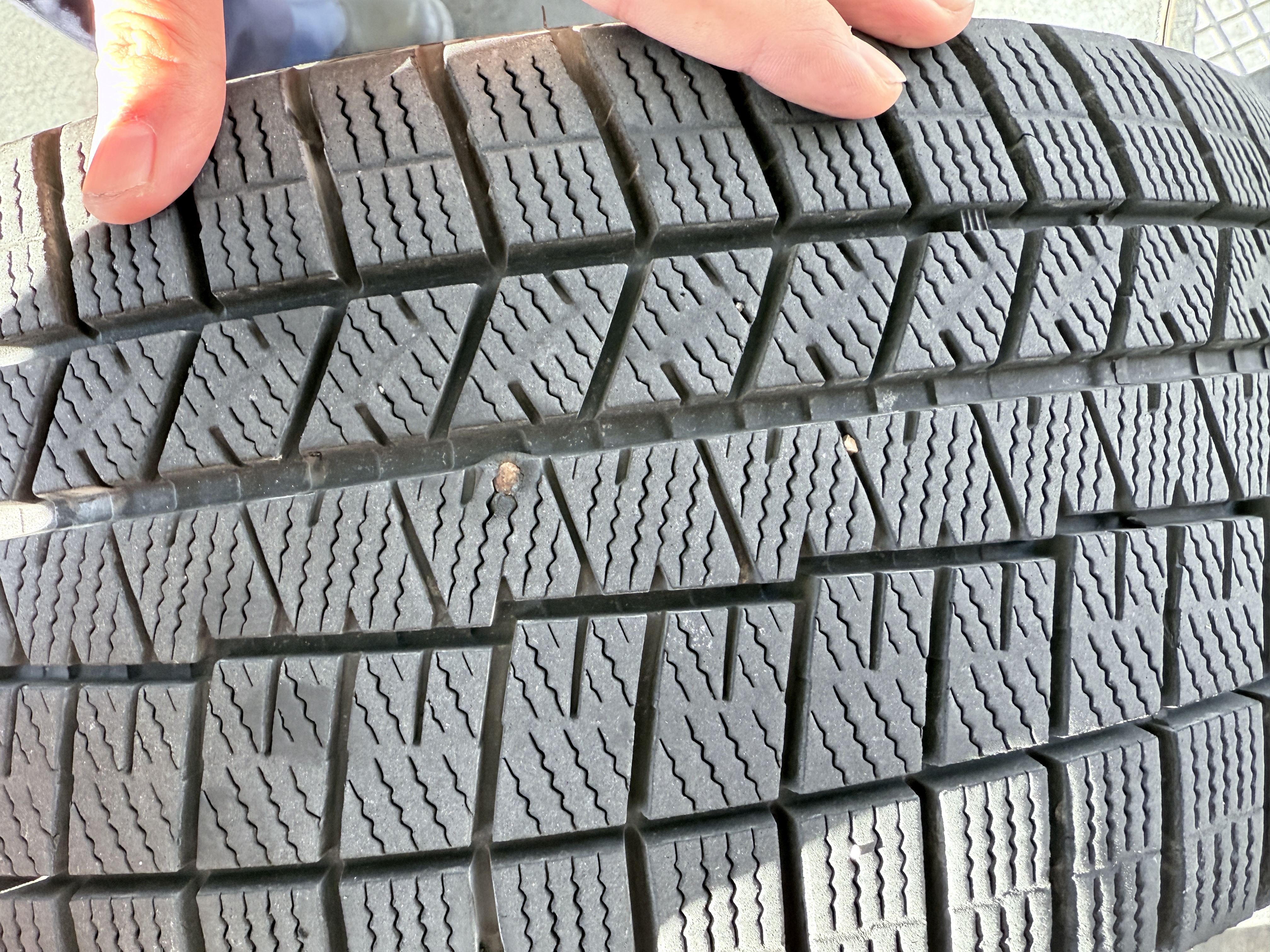 冬のタイヤトラブル対策と安心ドライブのコツを紹介します🚗