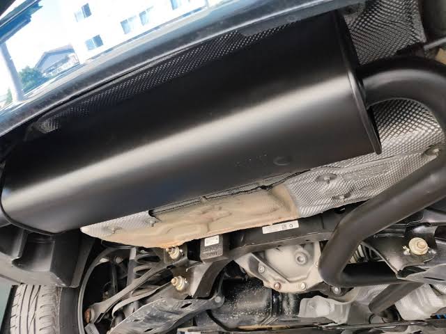 「車の下廻りコーティングで錆対策梅雨前の愛車ケアを岸和田臨海TSで」