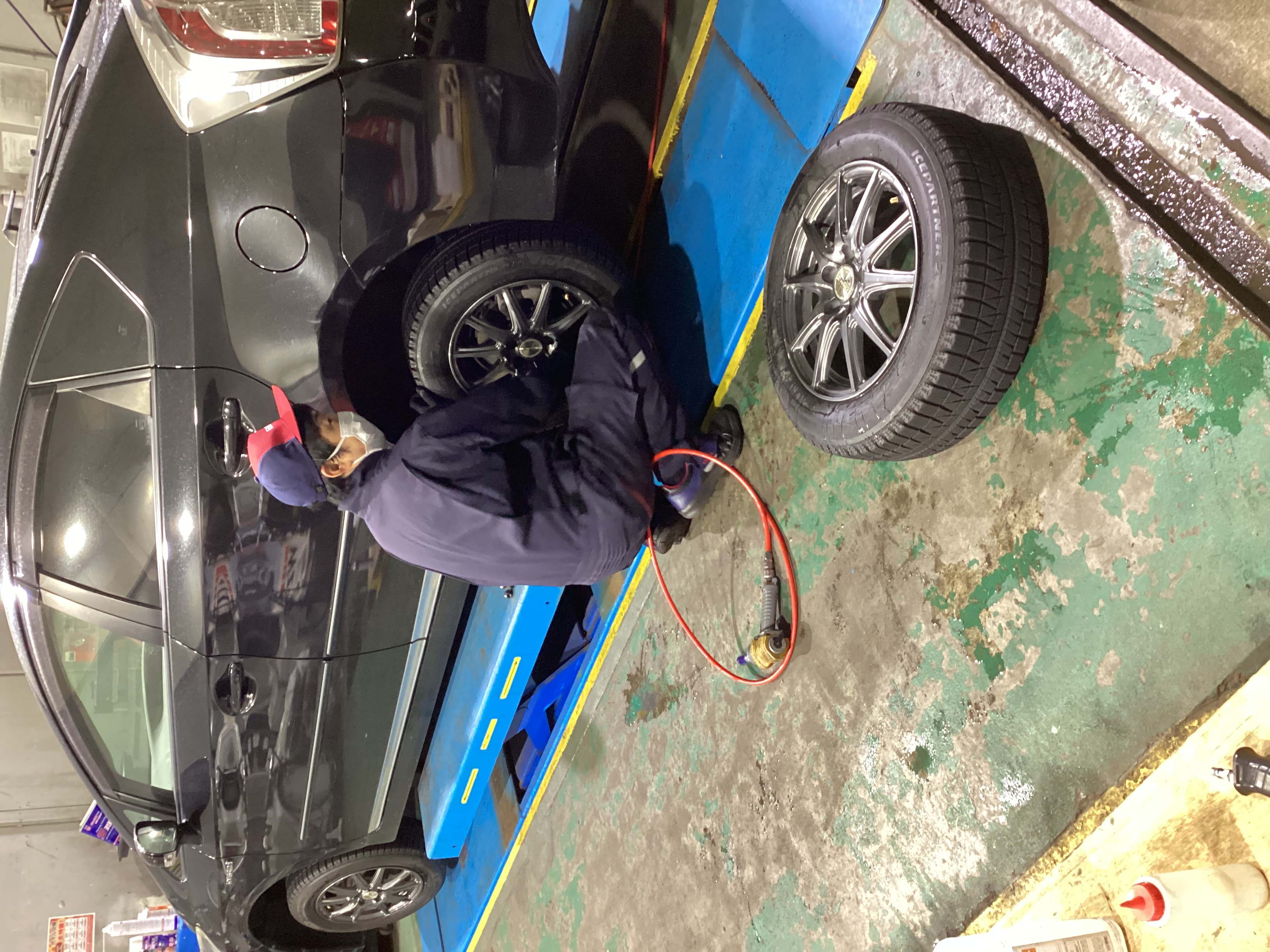 青森インターTSで安心冬支度！タイヤ交換とオイル点検のすすめ⛄️