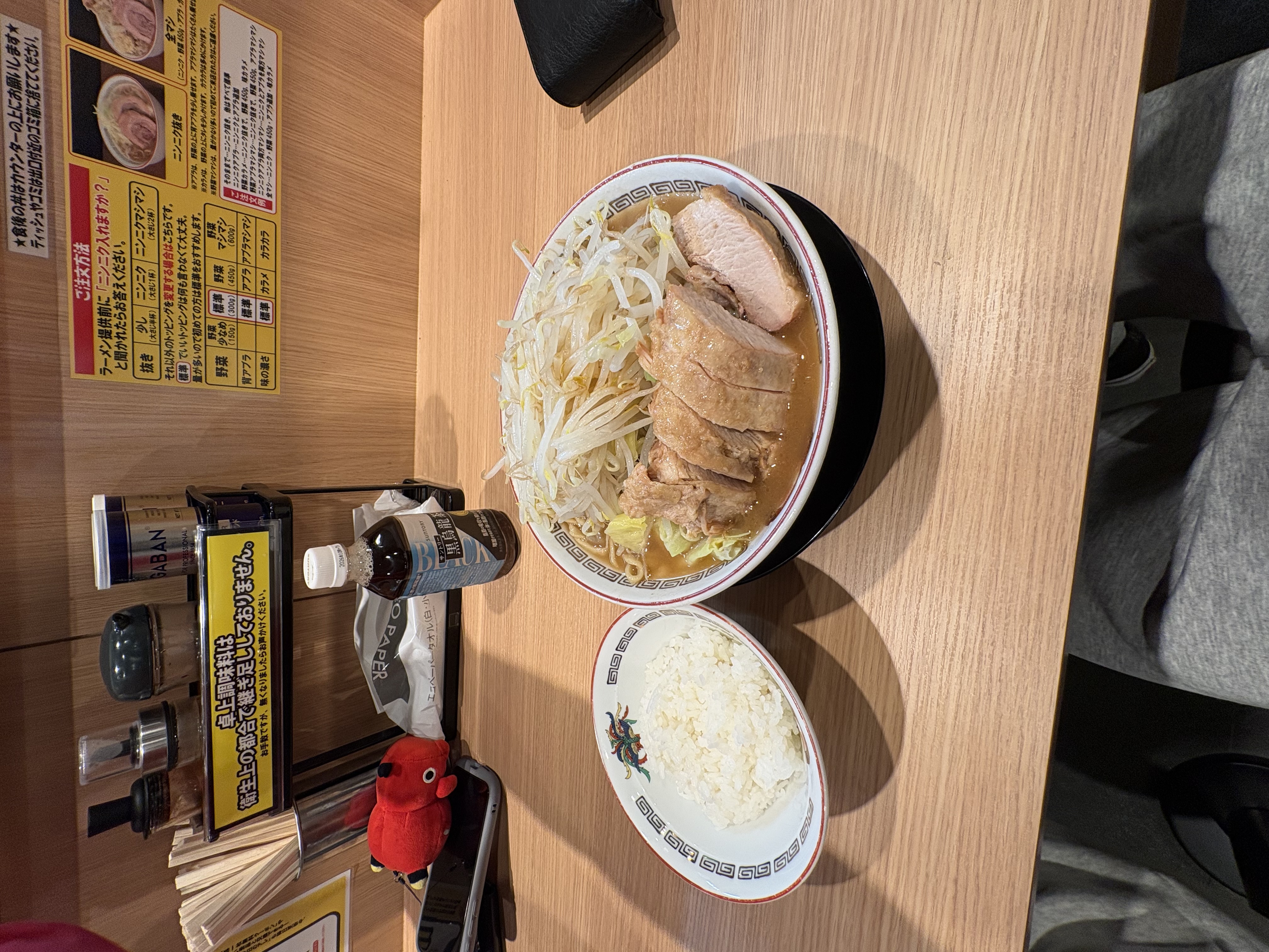 冬の安全運転に役立つ大型車オイル交換とタイヤ点検のポイント🚚