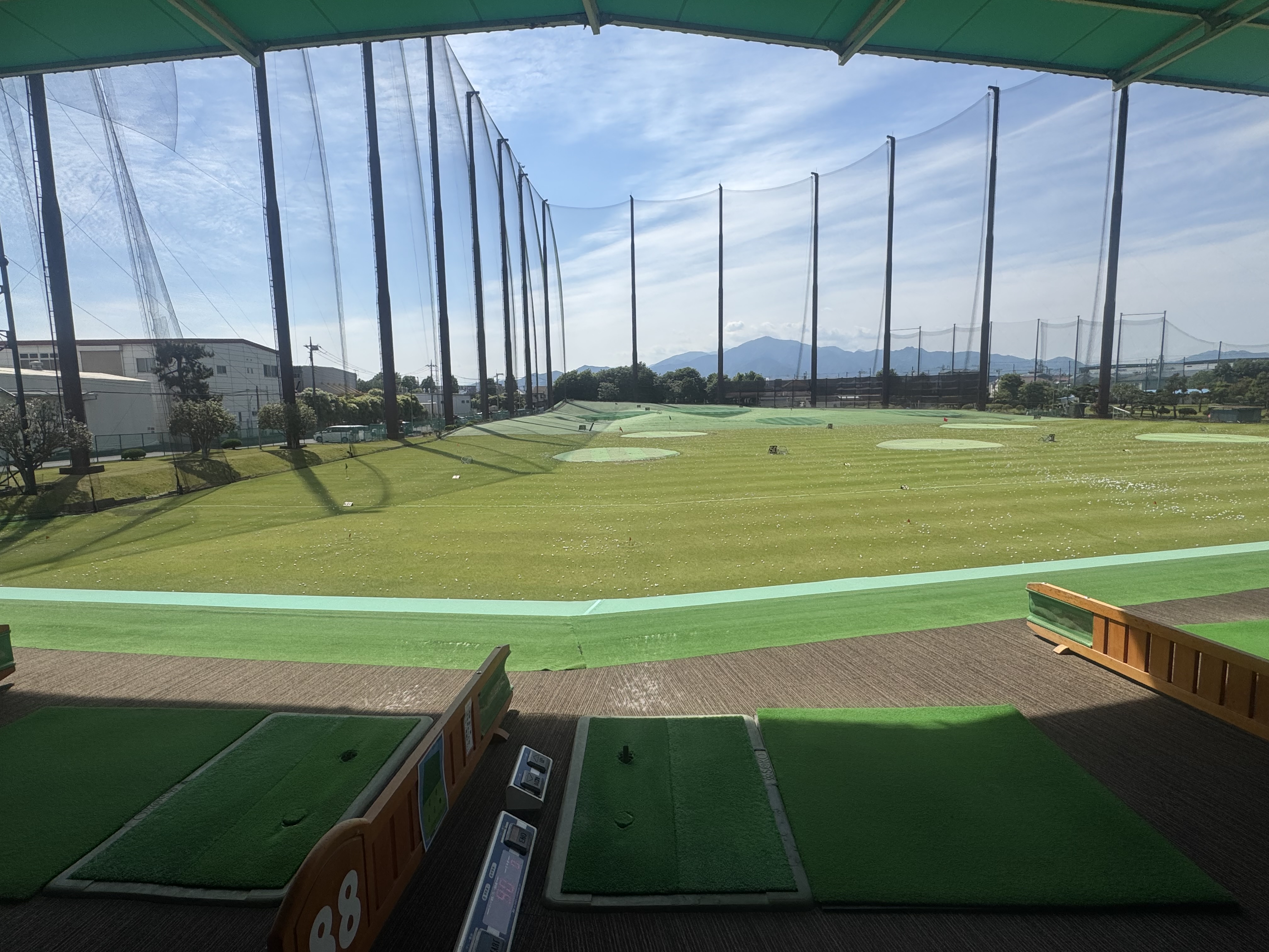 ゴルフ初心者が挑戦 初めての打ちっぱなし体験とセルフ平塚SSのお得情報⛳✨
