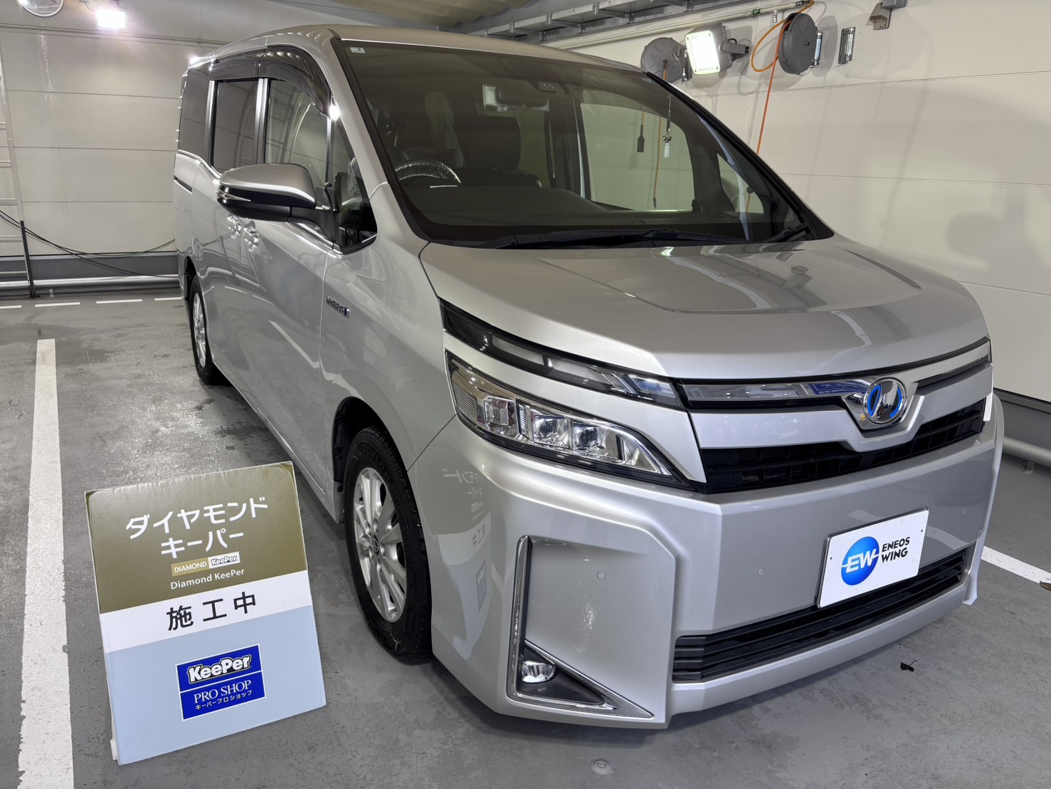 トヨタ/VOXYにダイヤモンドキーパーを施工した後のツヤのあるボディ