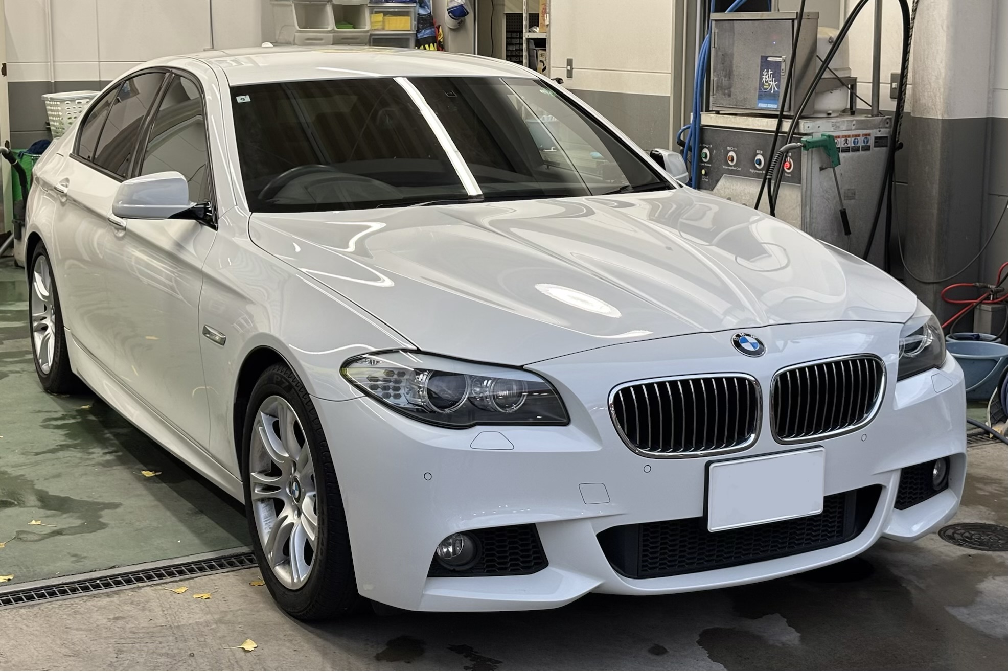 BMW5シリーズのクリスタルキーパー施工と鉄粉除去で愛車を守る秋冬メンテナンス
