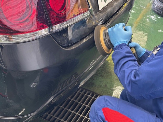 冬の融雪剤対策に最適な板橋TSの車コーティングと研磨作業✨