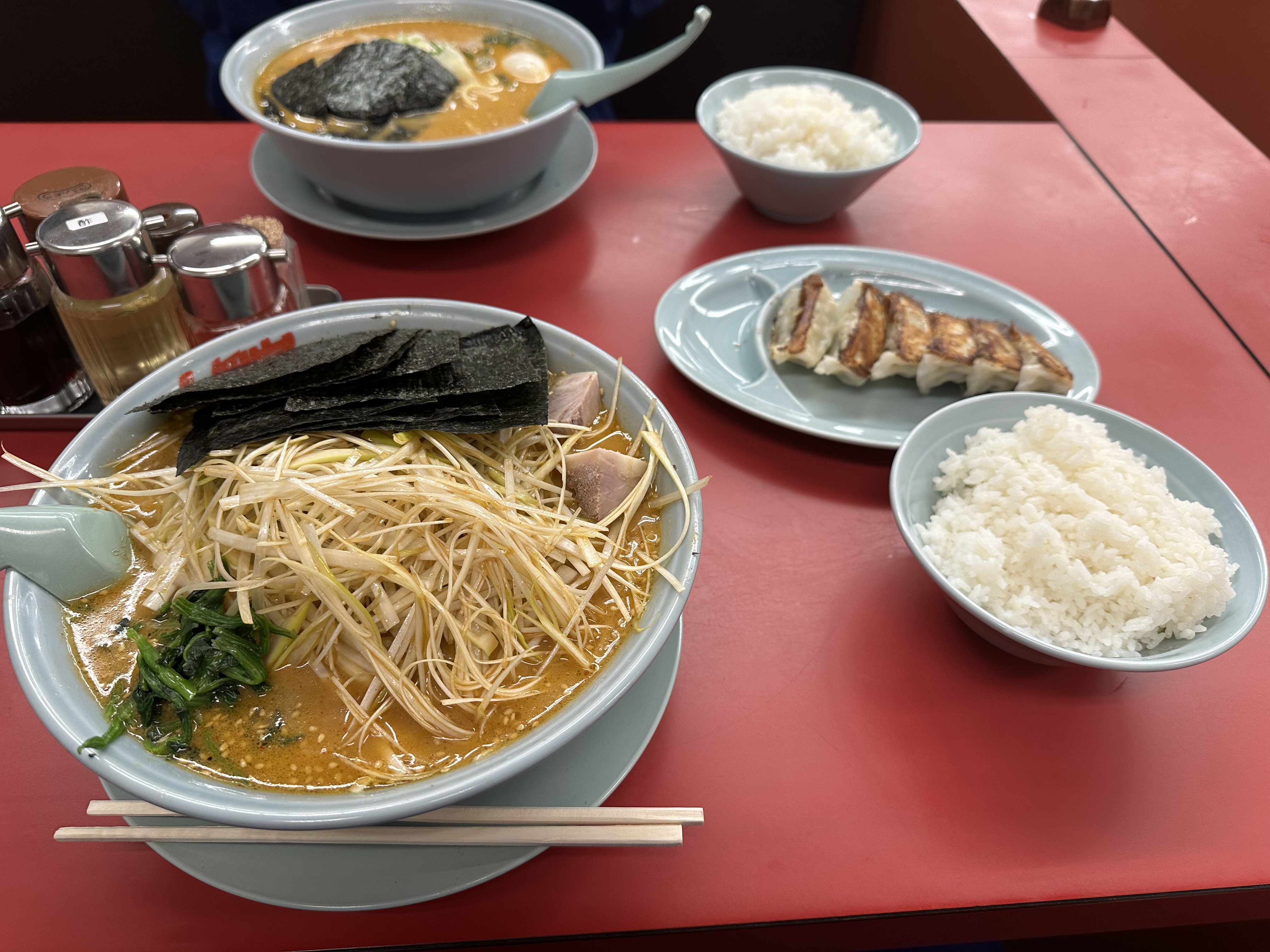 春のドライブ前にチェックしたい車のメンテナンスポイント🌸安全快適に出かけよう
