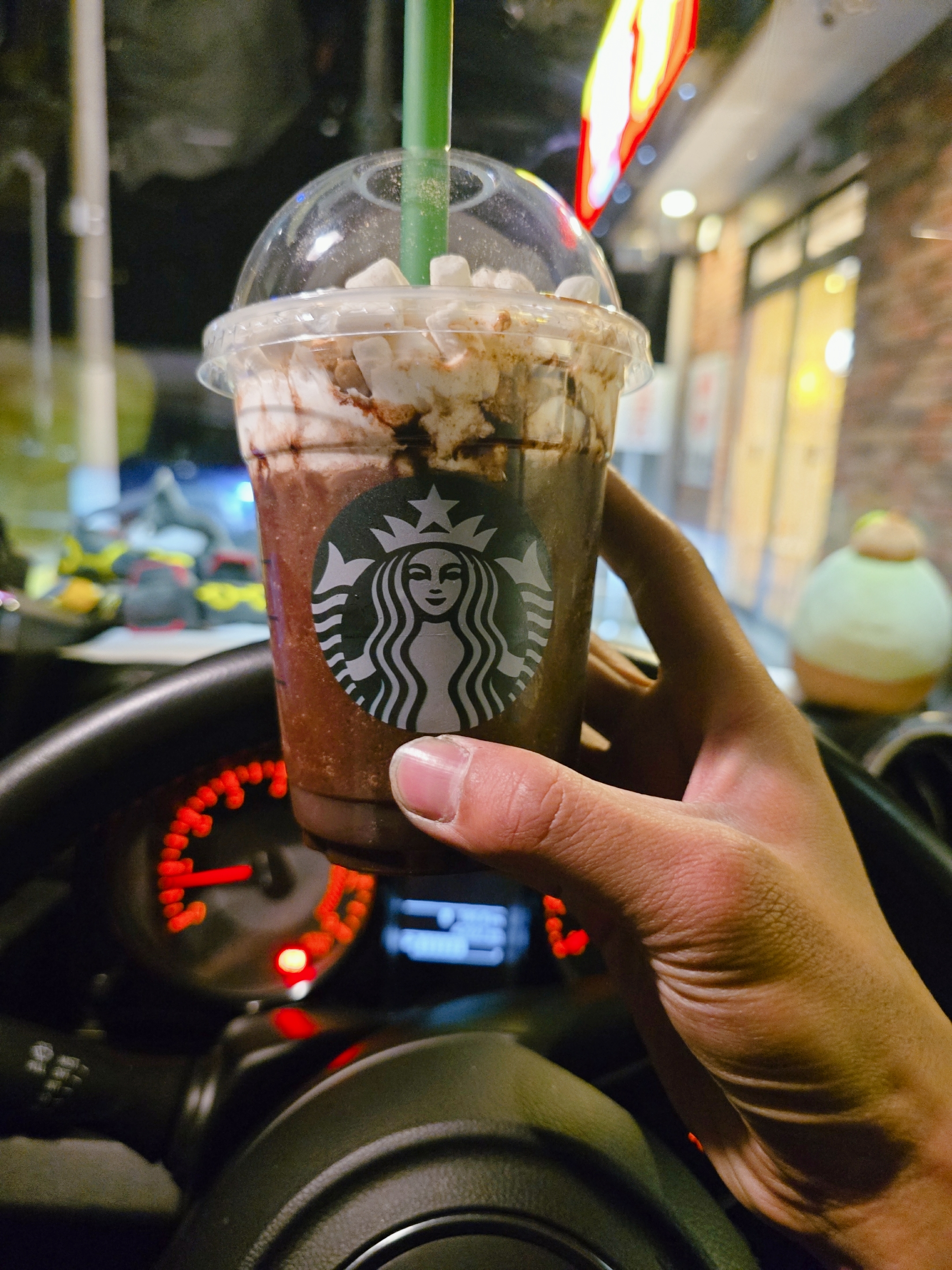 冬の安全運転に役立つタイヤ交換と点検のポイント❄️