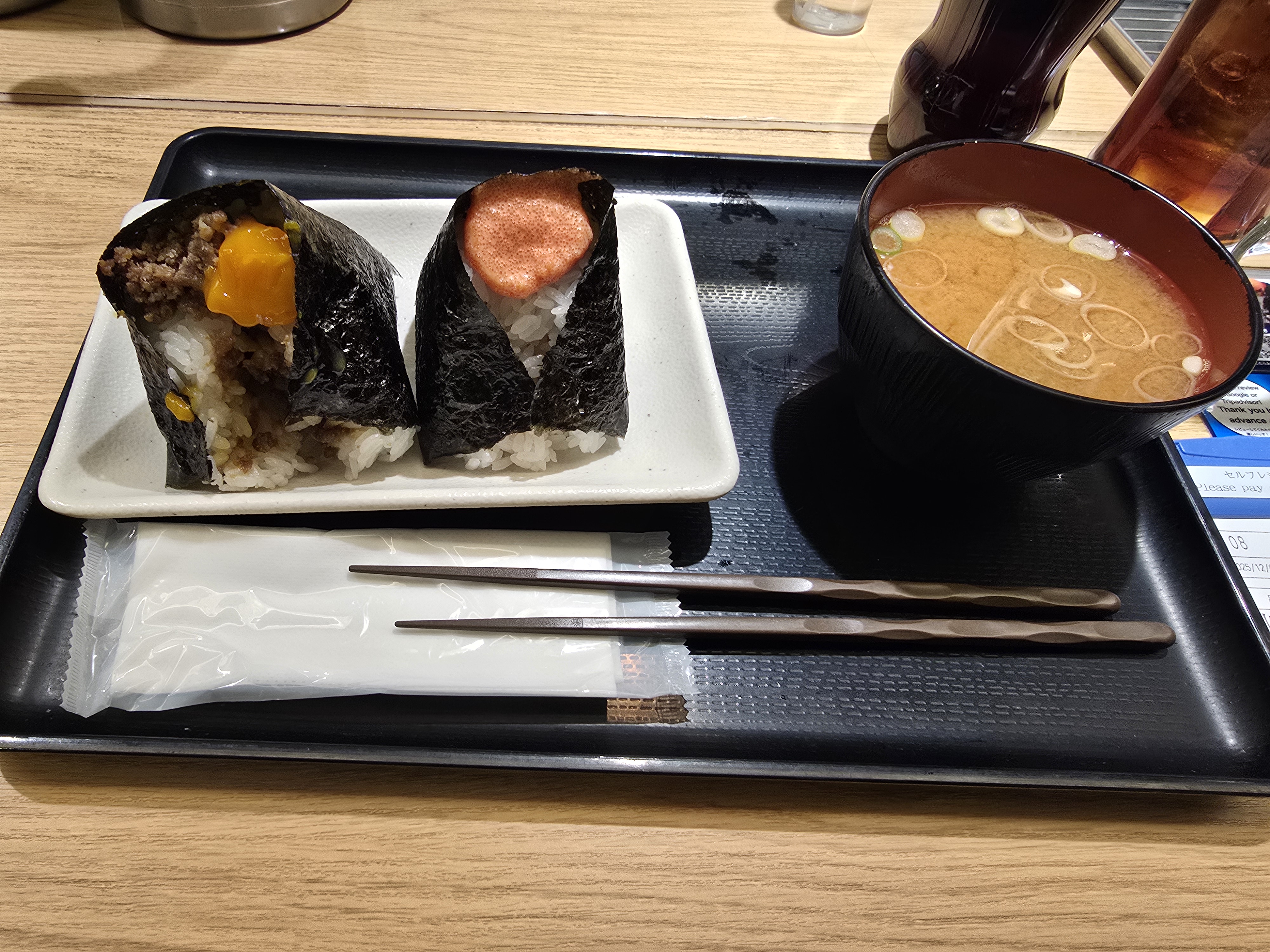 冬のタイヤ脱着と点検で安心ドライブをサポートします❄️