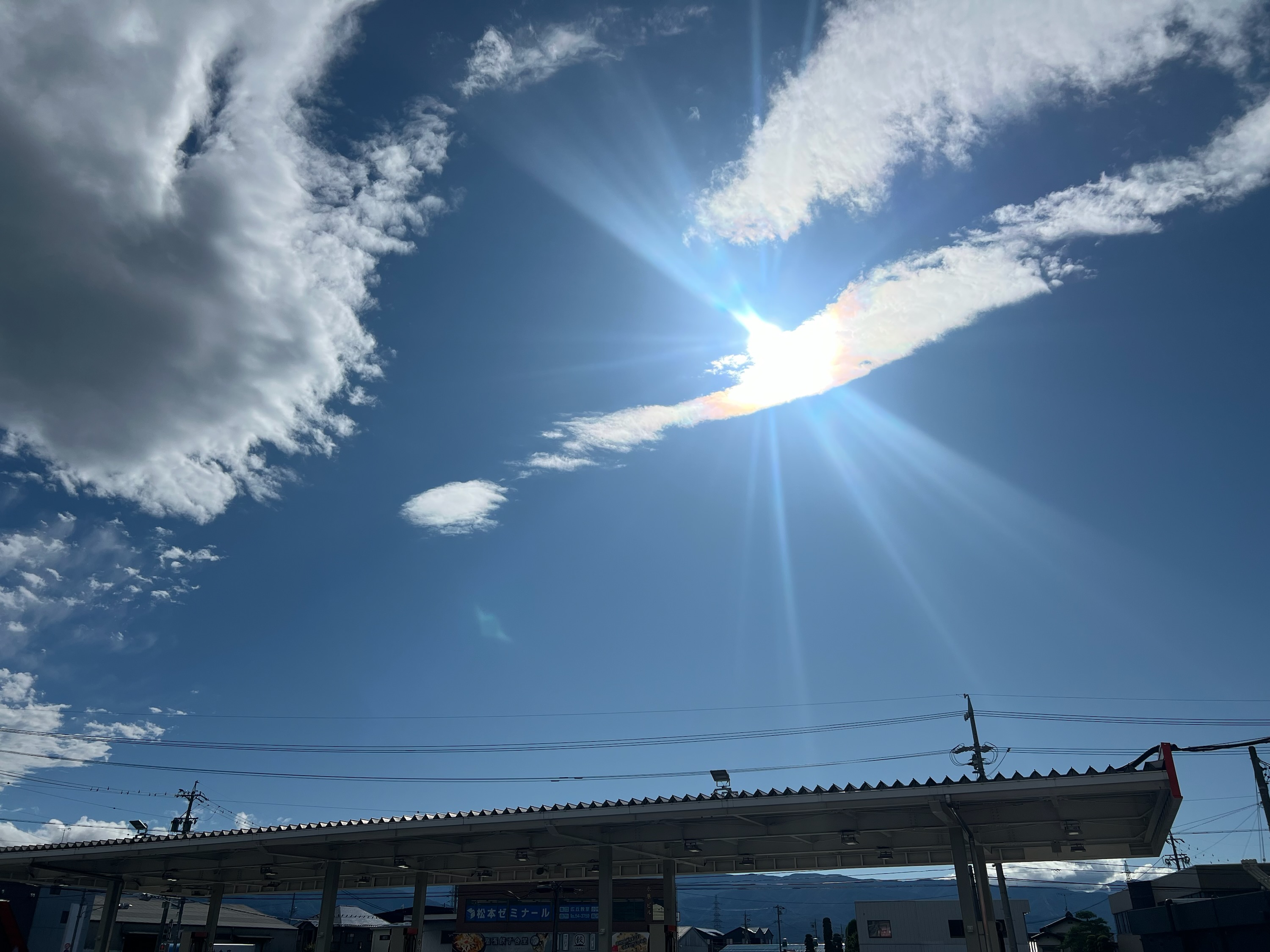 夏の快晴におすすめセルフ洗車と無料点検で愛車ピカピカに🚗
