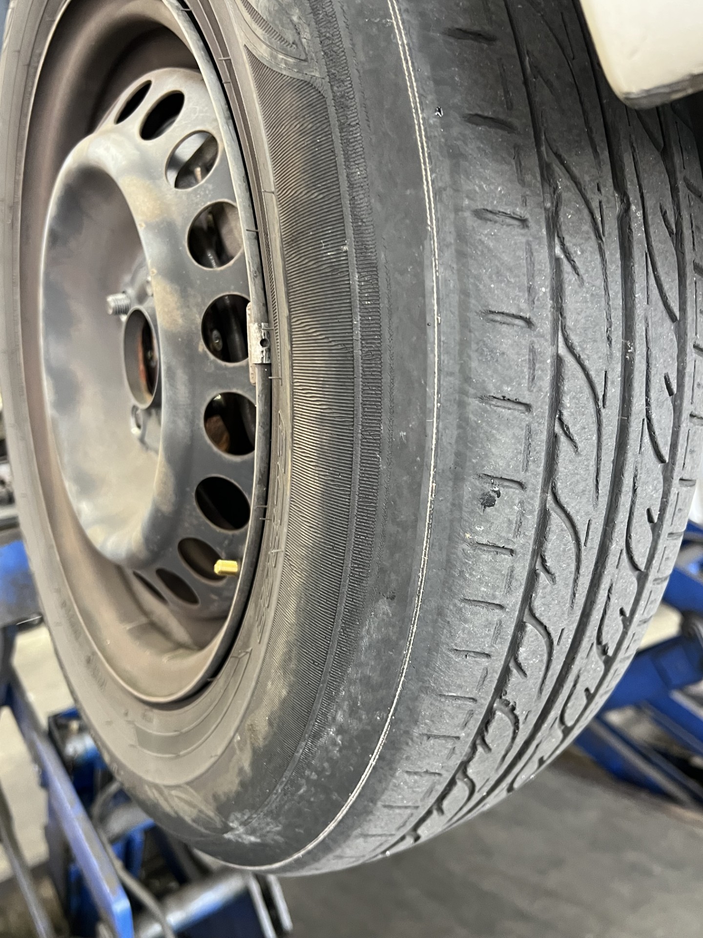 春のドライブ前に必見！タイヤ点検で安全運転をサポート😊