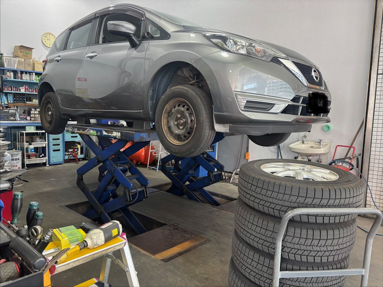 春のタイヤ交換と点検で安心ドライブをサポート🚗静岡SSの森田から