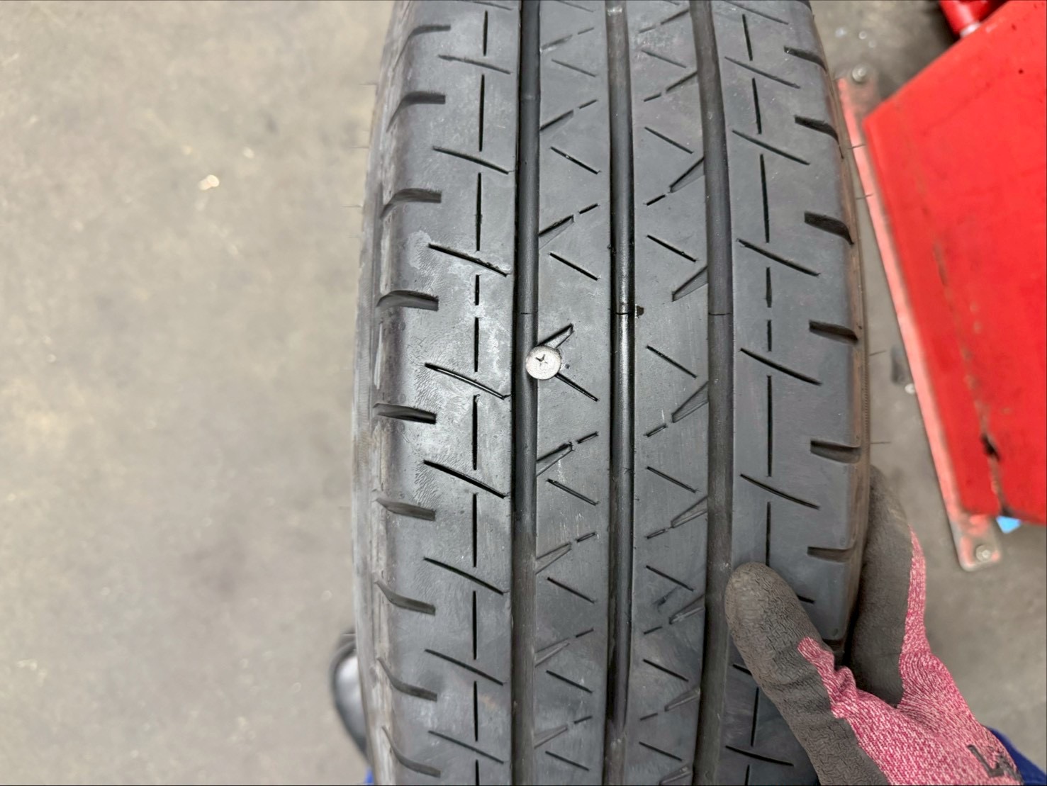 春のドライブ前に安心点検を！清水西SSでタイヤ＆洗車ケア🚗✨