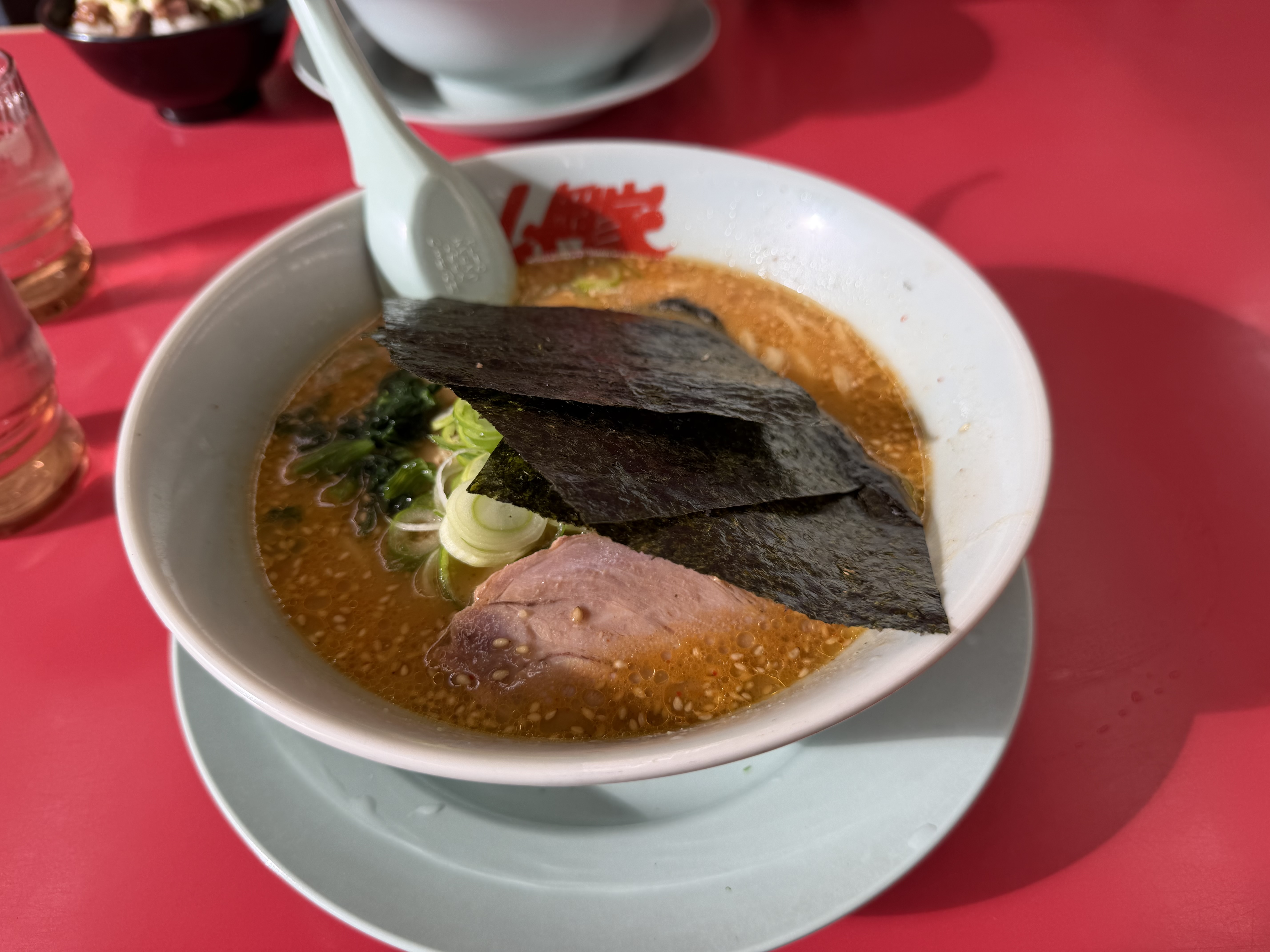 秋のタイヤ交換と車点検で安心ドライブをサポート🚗