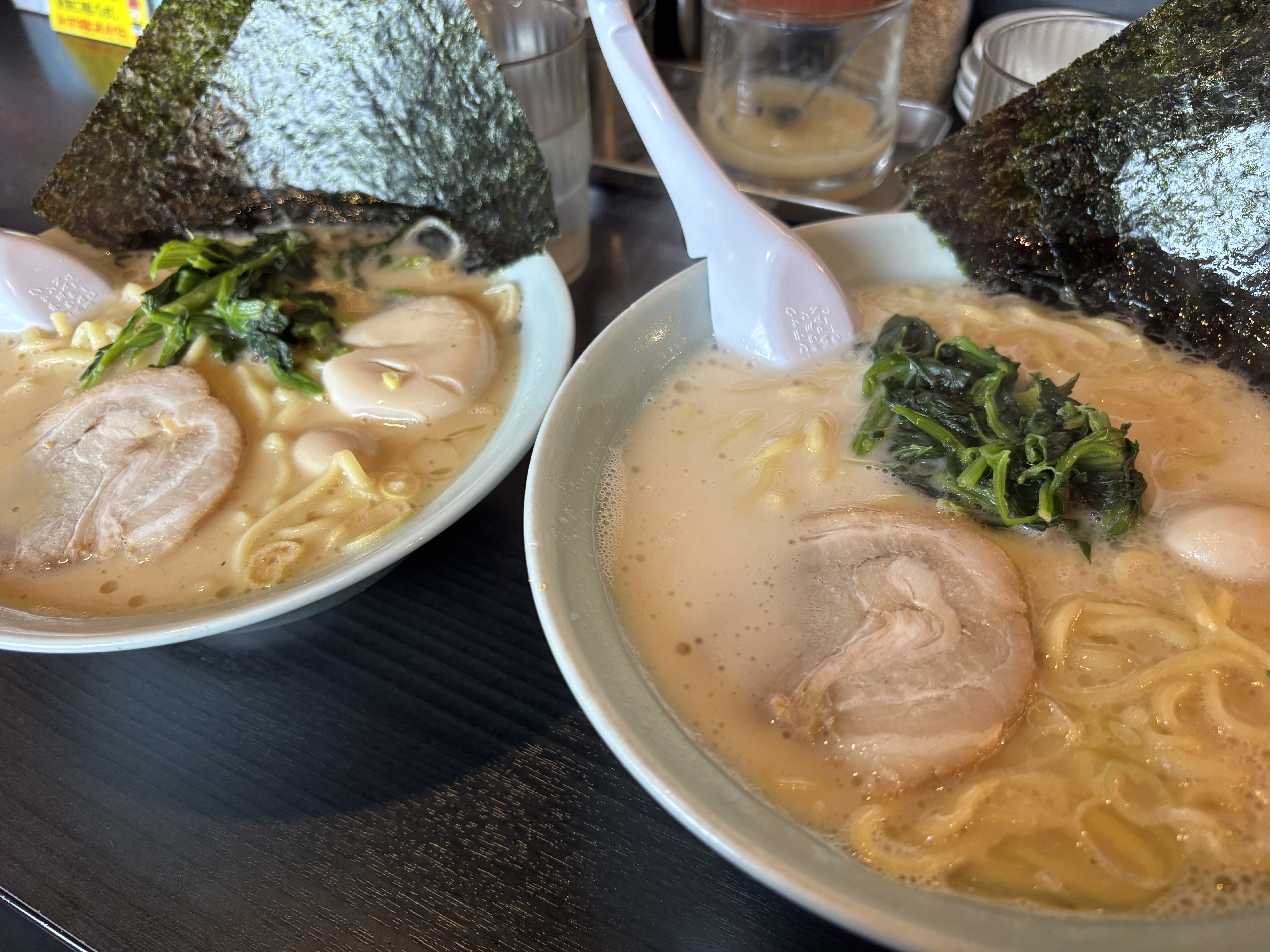 ラウンドワン通りのラーメン屋