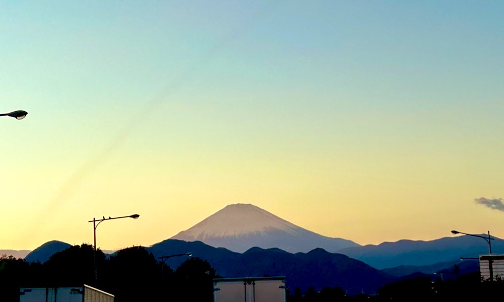 寒い冬も安心手洗い洗車と半額オイル交換キャンペーン中🚗