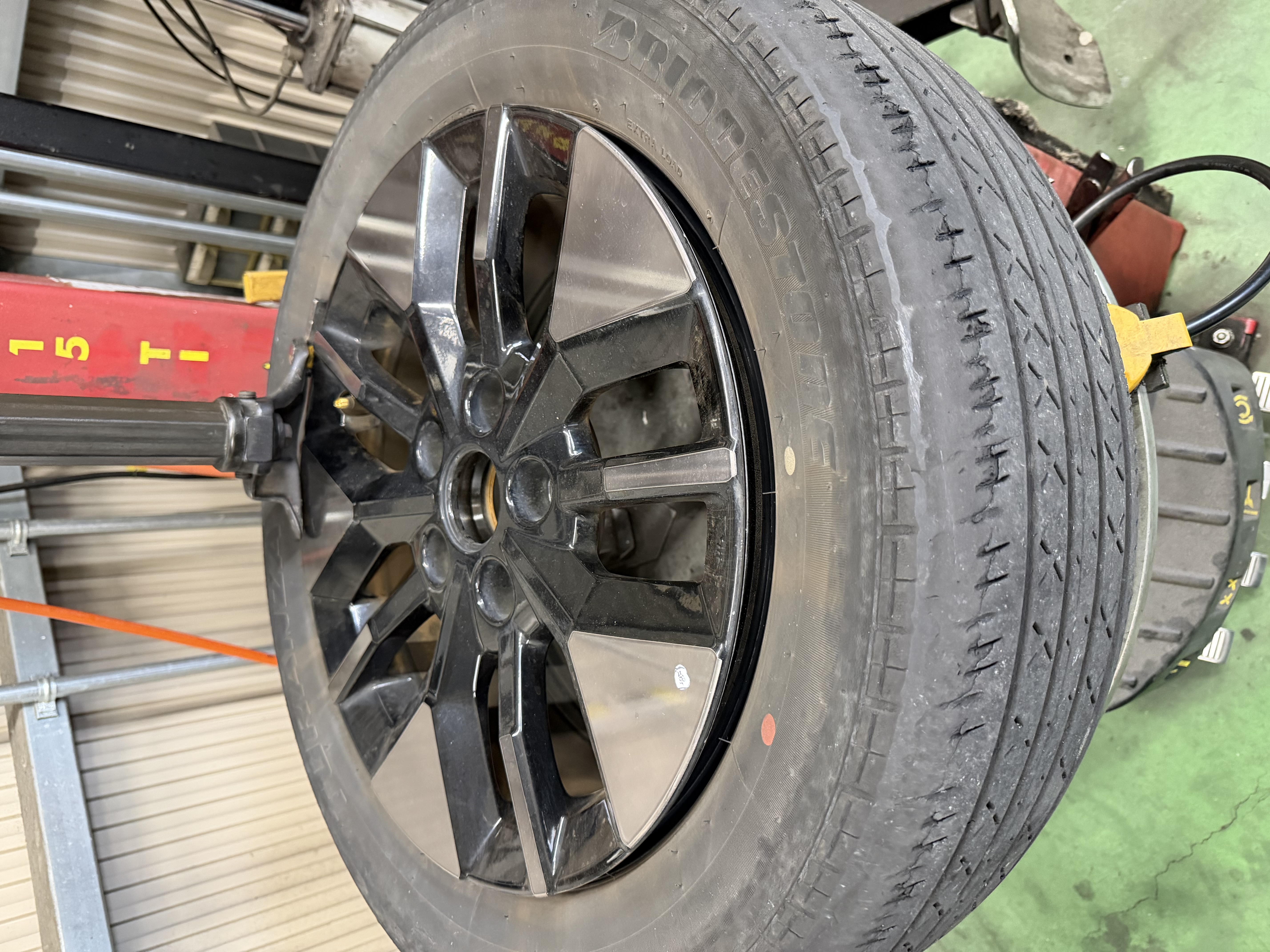 春夏のタイヤ点検で安心ドライブを応援します🚗安全メンテのコツ紹介