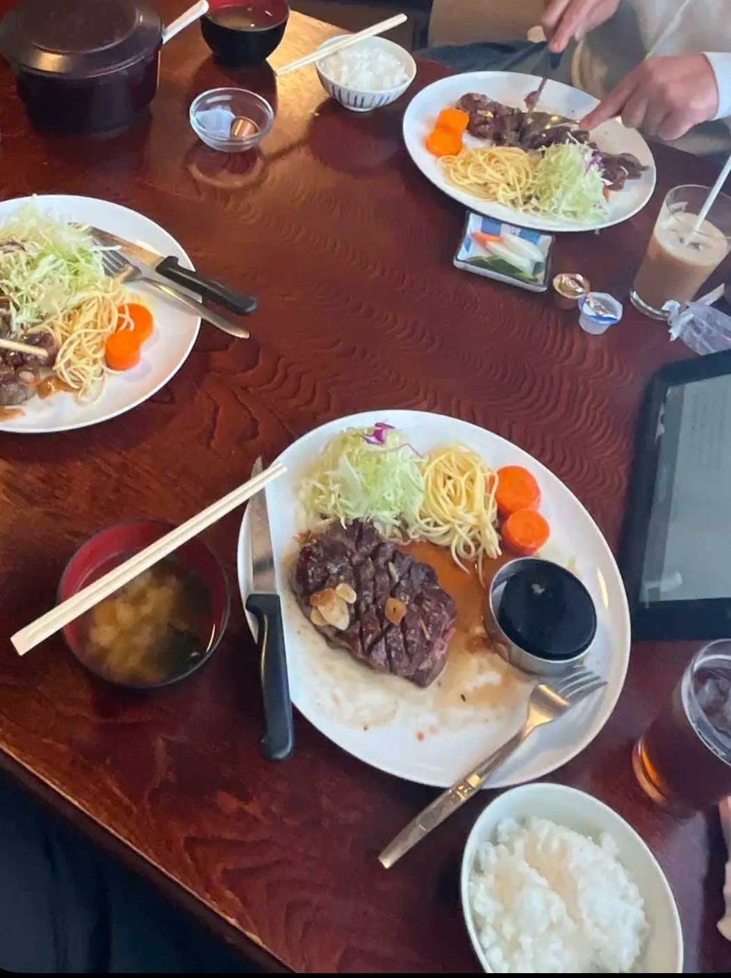 1. 「県外からのお客様続々ご来店沼津下香貫SSの賑やかな一日✨」  2. 「旅先でのガソリン補給初体験沼津下香貫SSで楽しいひとときを」  3. 「エアコン無料点検実施中春のドライブ前に快適な車内環境を🚗」  4. 「雨の日も安心お車の定期点検で春のドライブを安全に」  5. 「ゴールデンウィーク終盤県外のお客様が訪れた沼津下香貫SS」  