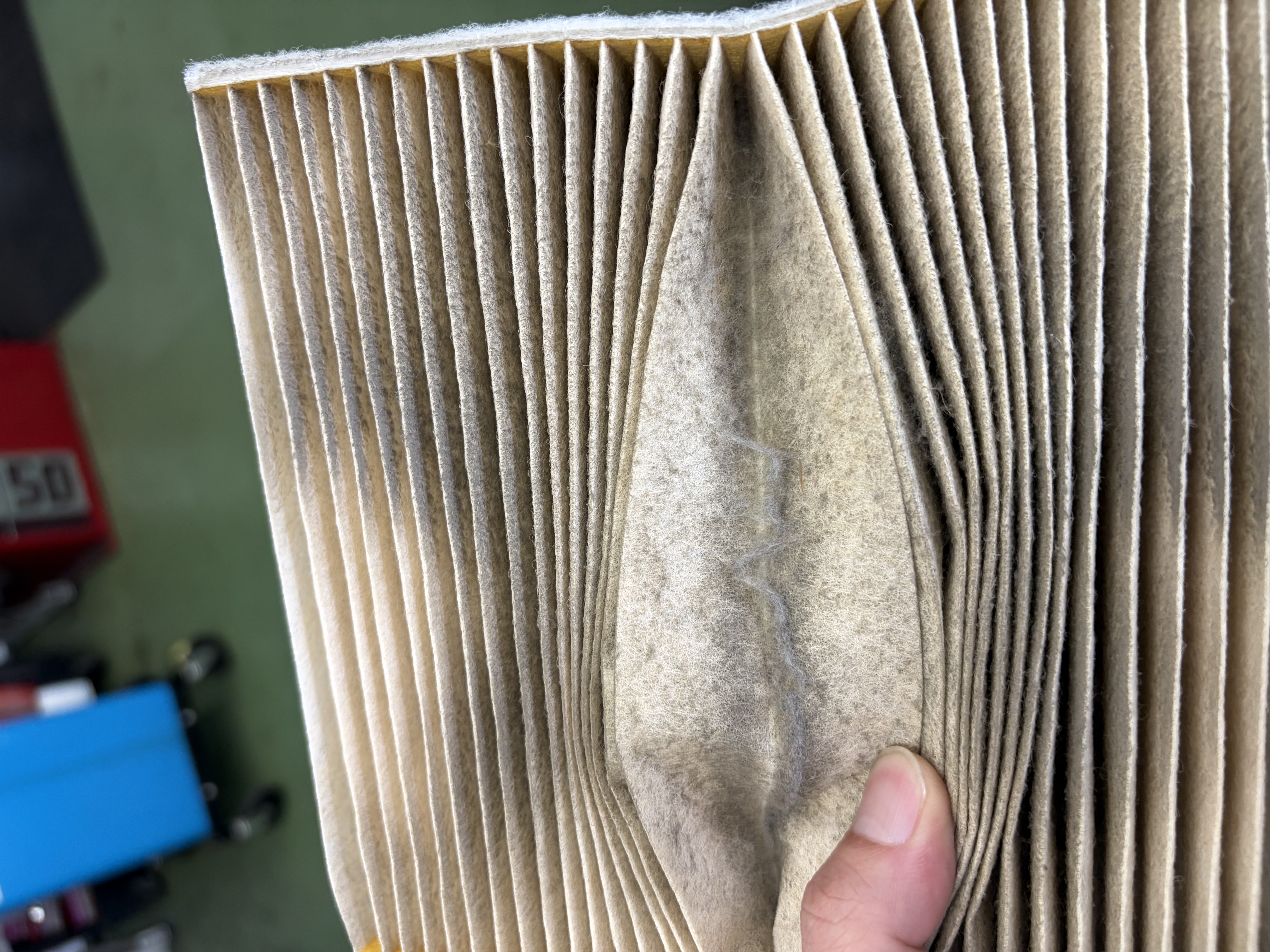 春の花粉対策に車のエアコンフィルター交換を石田SSで🌸