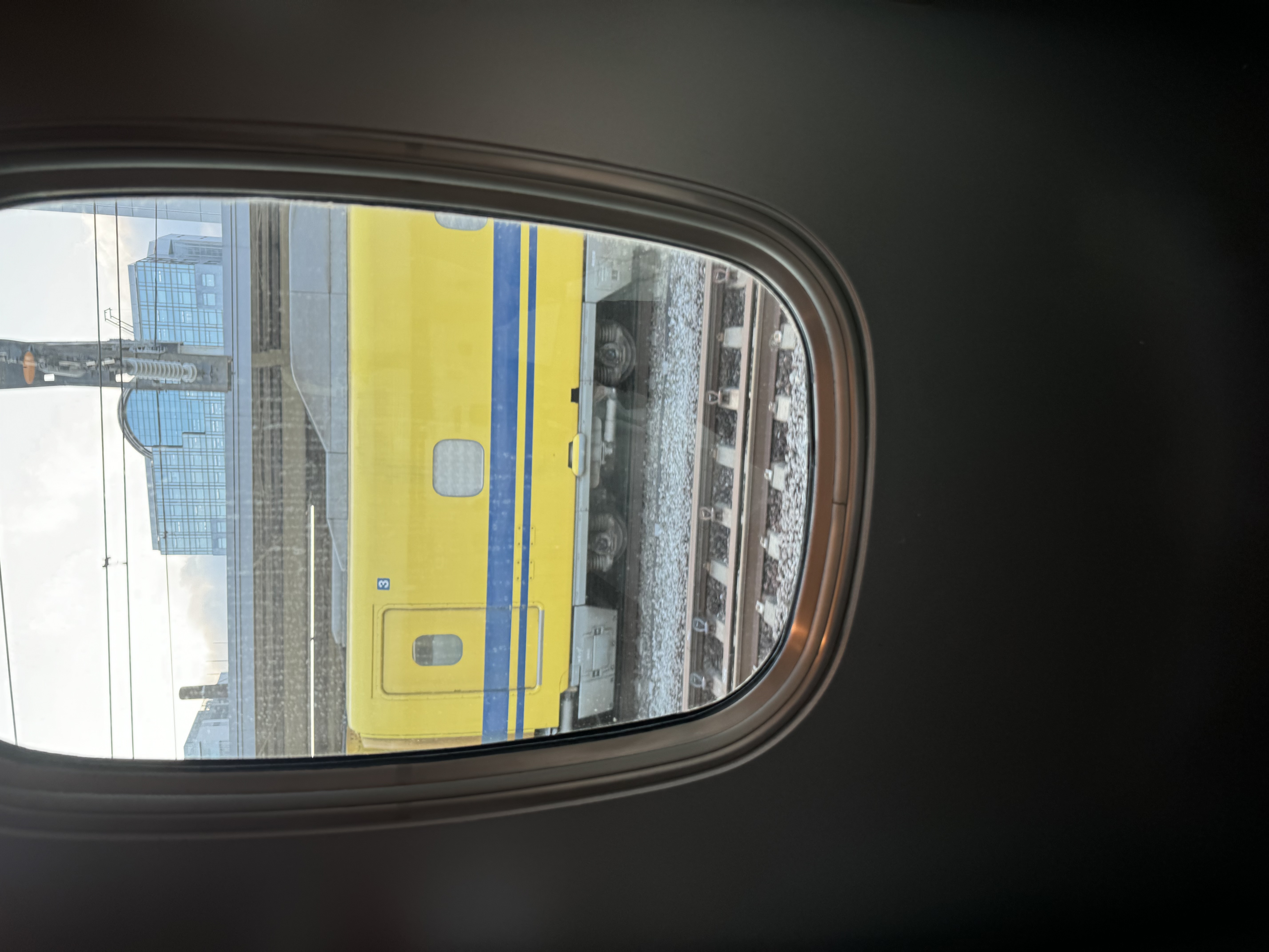 秋冬の車メンテナンスはお任せDr.Drive清水TSで安心チェック🚗画像は昔撮ったドクターイエローです