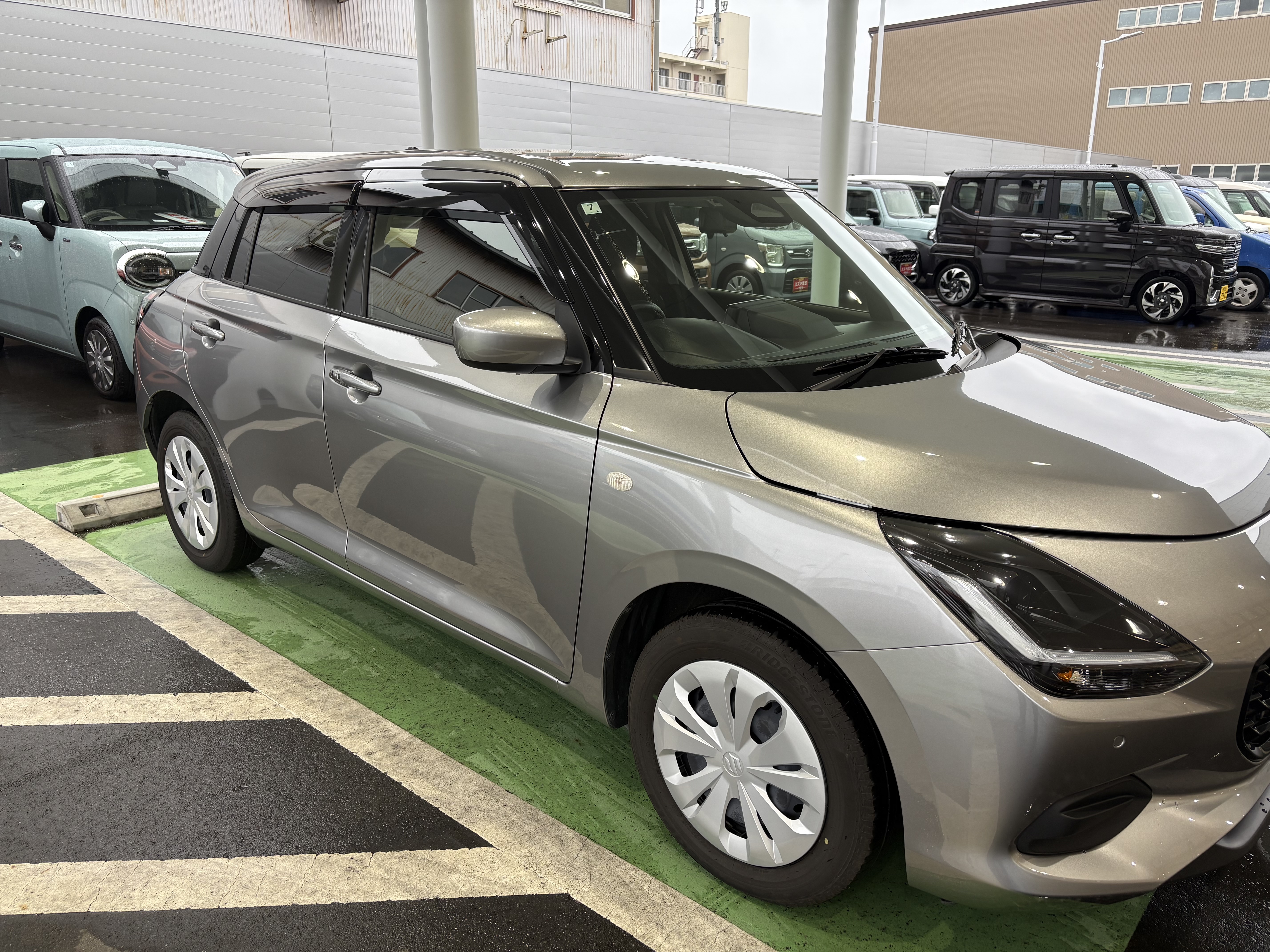 雨の日も安心ドライブに役立つ冬のカーケアポイント🚗安全運転と点検のすすめ