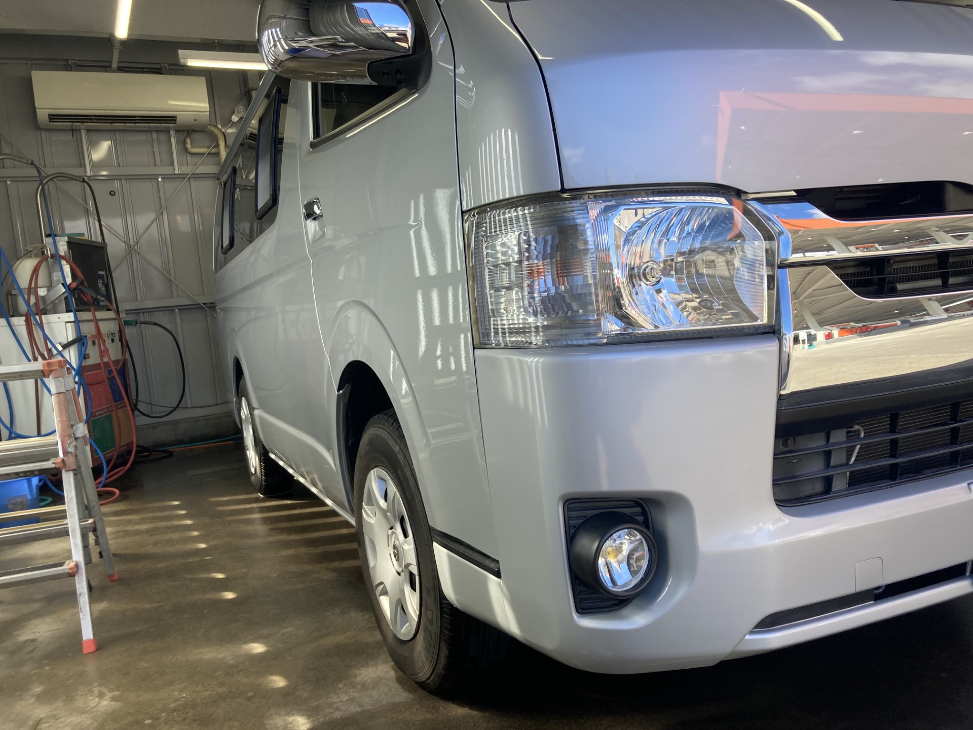 掛川北SSでハイエースのコーティング後無料点検洗車を施工
