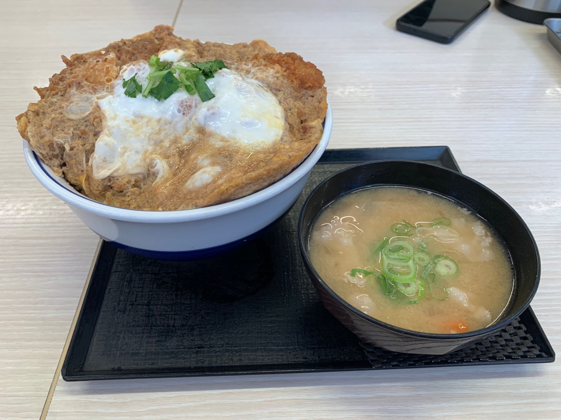 秋冬の車メンテナンス必見！コーティング＆タイヤケアで安心ドライブ🚗