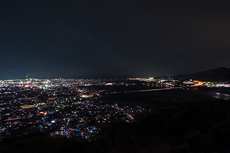 秋冬のタイヤ交換と洗車で快適ドライブを楽しもう🚗