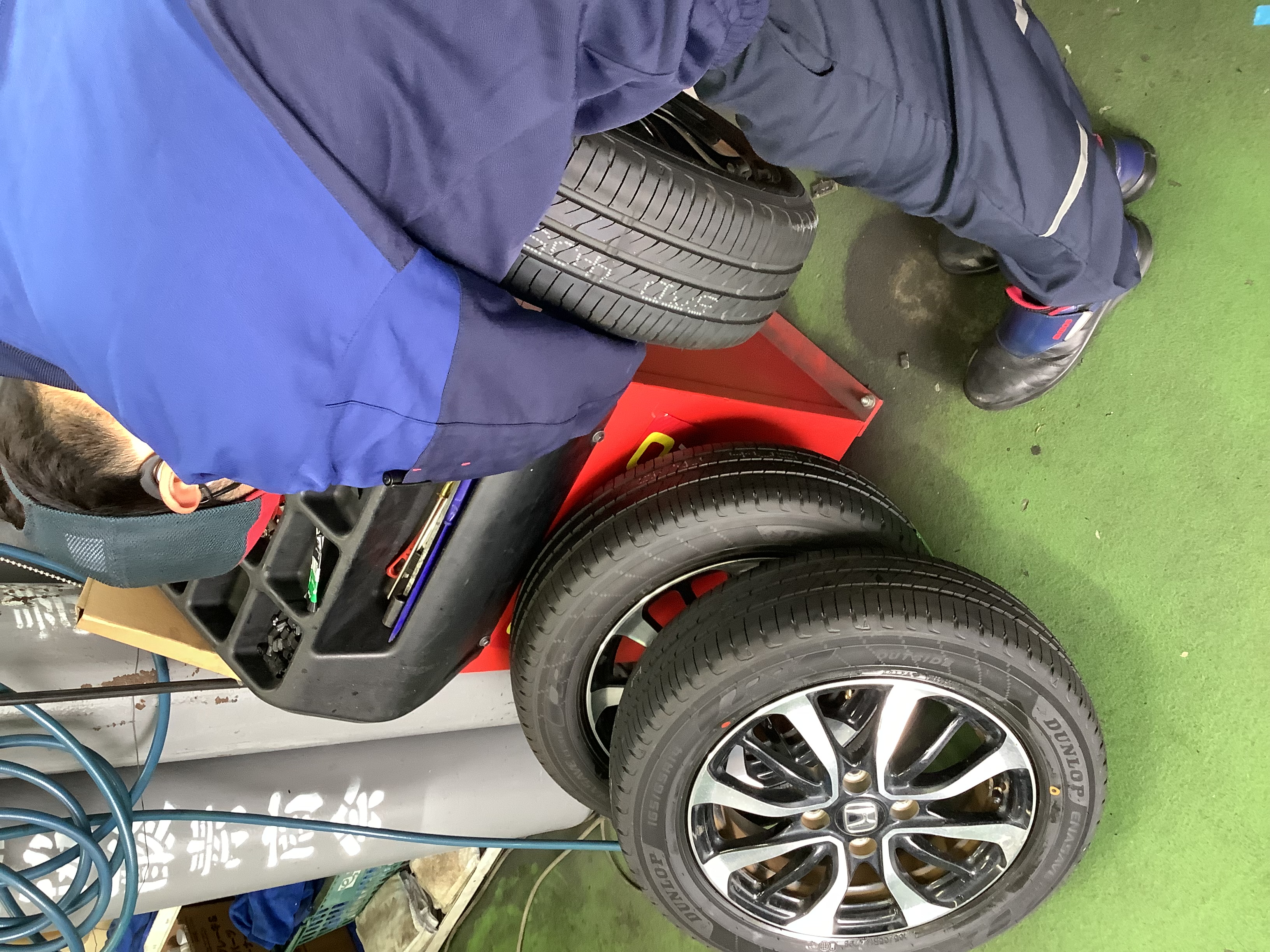 春のタイヤ交換と点検で安全ドライブをサポート🚗梅が岡SSのおすすめ