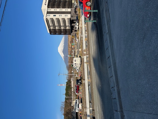 ルート246御殿場下りTSで冬の手洗い洗車とタイヤ交換キャンペーン⛄️