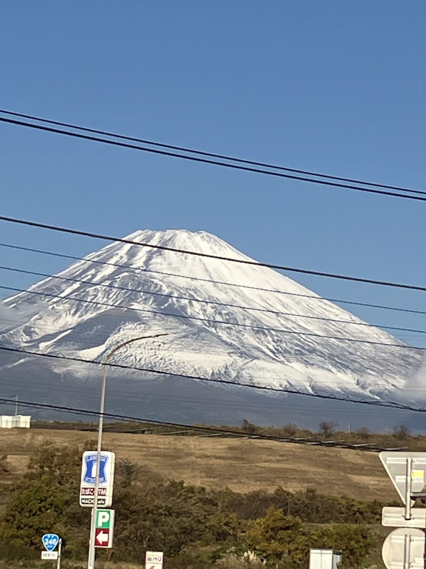 冬の御殿場で安心ドライブ！タイヤ脱着とボンネット点検イベント開催中🚗