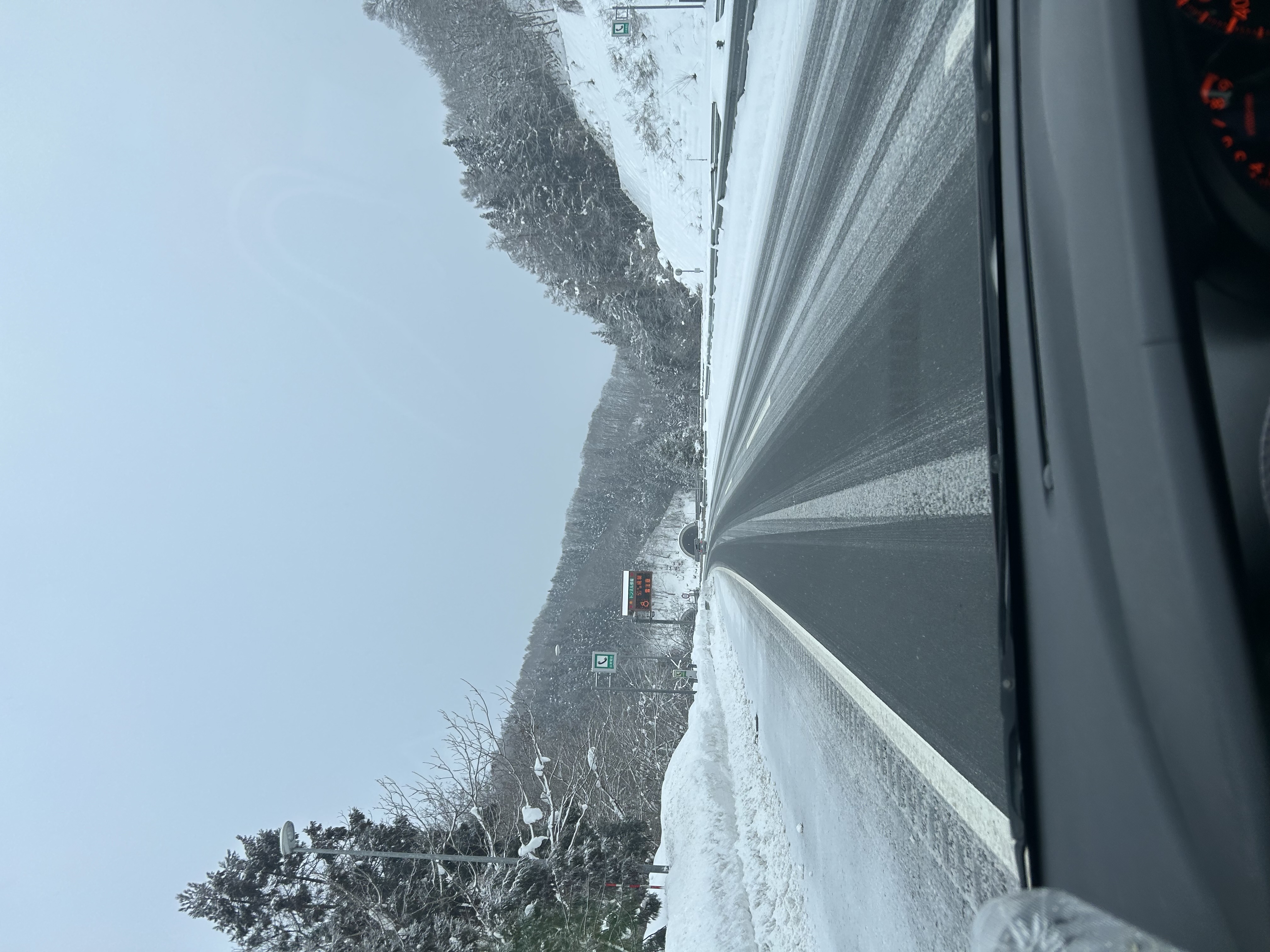 冬のドライブ前にチェックしたいタイヤ空気圧とバッテリー対策🚗