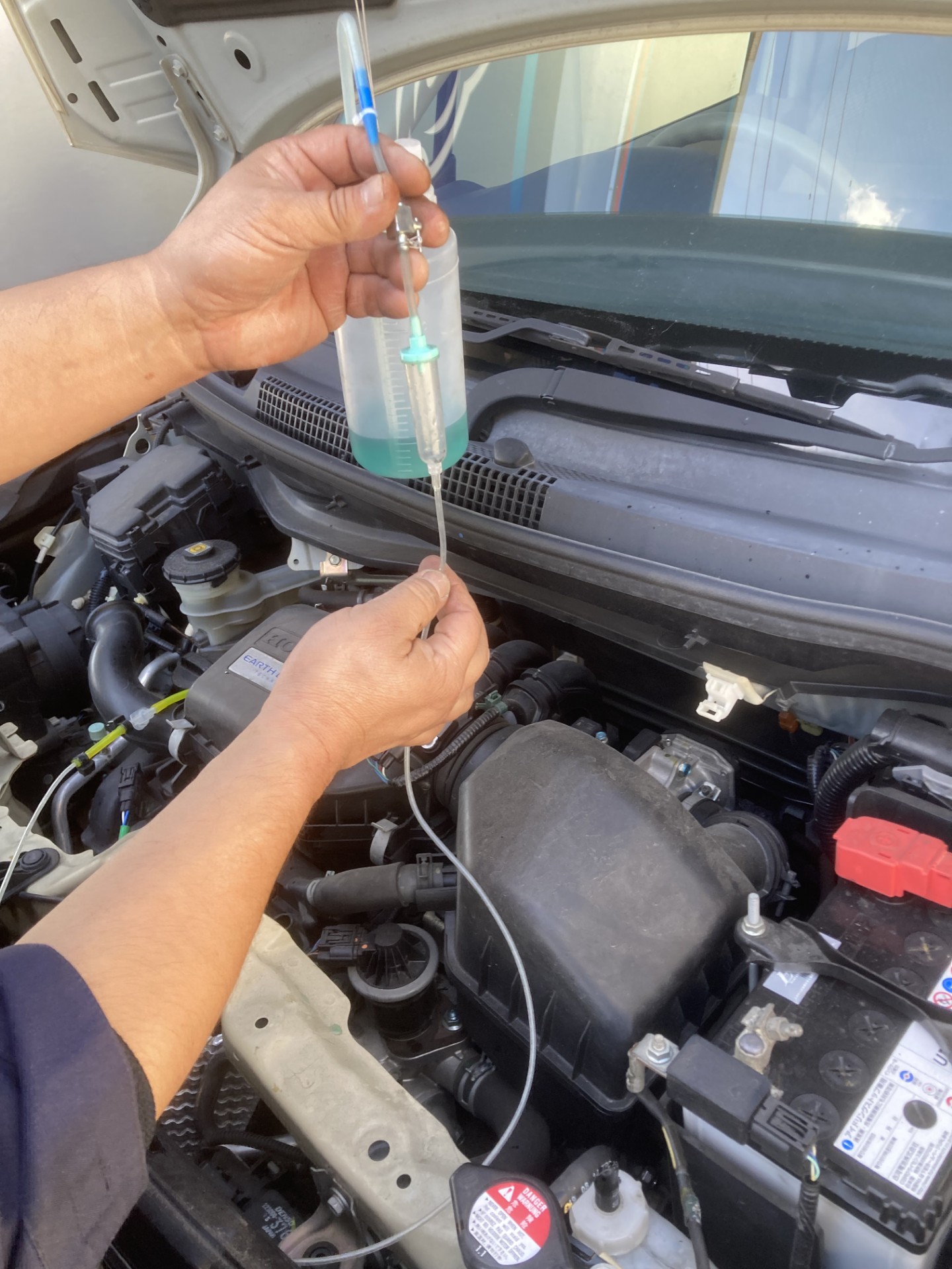 冬の車メンテナンスポイント解説 エンジン洗浄とオイル交換の重要性🚗