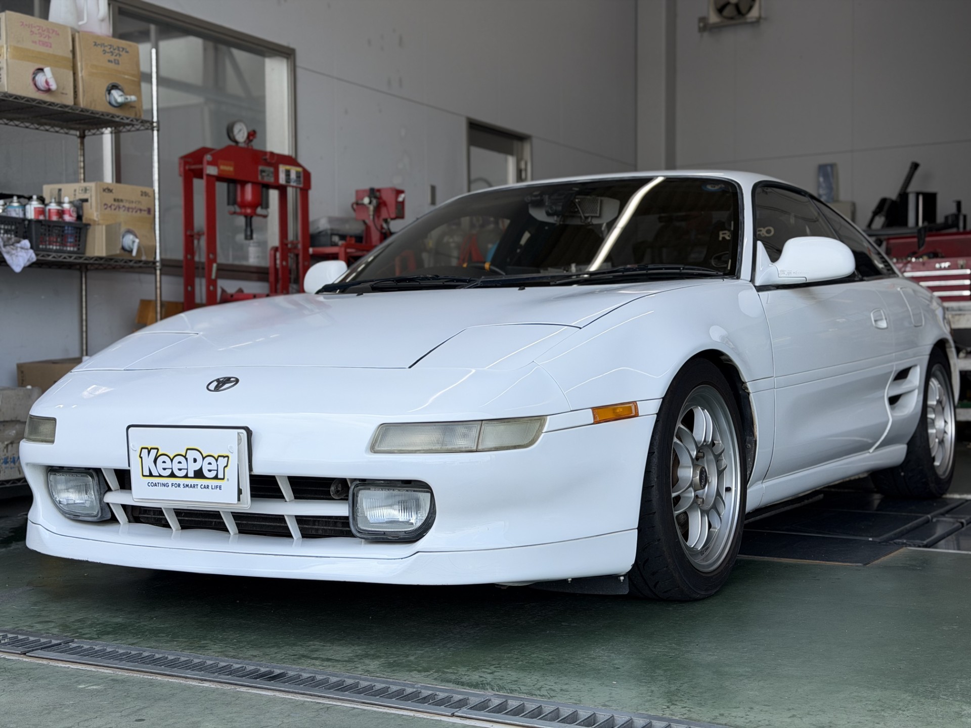 セルフ天竜川SSではトヨタ MR-2に下地調整研磨とフレッシュキーパーと全面シリコンウィンドウキーパーを行いました！