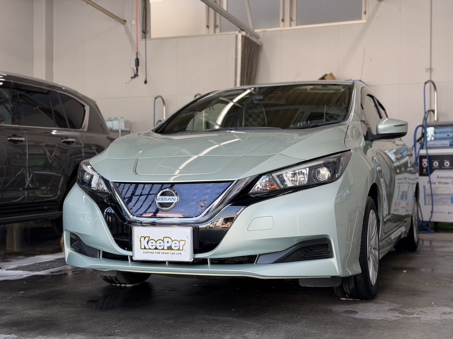 セルフ天竜川SSで日産リーフにクリスタルキーパーを施工しました