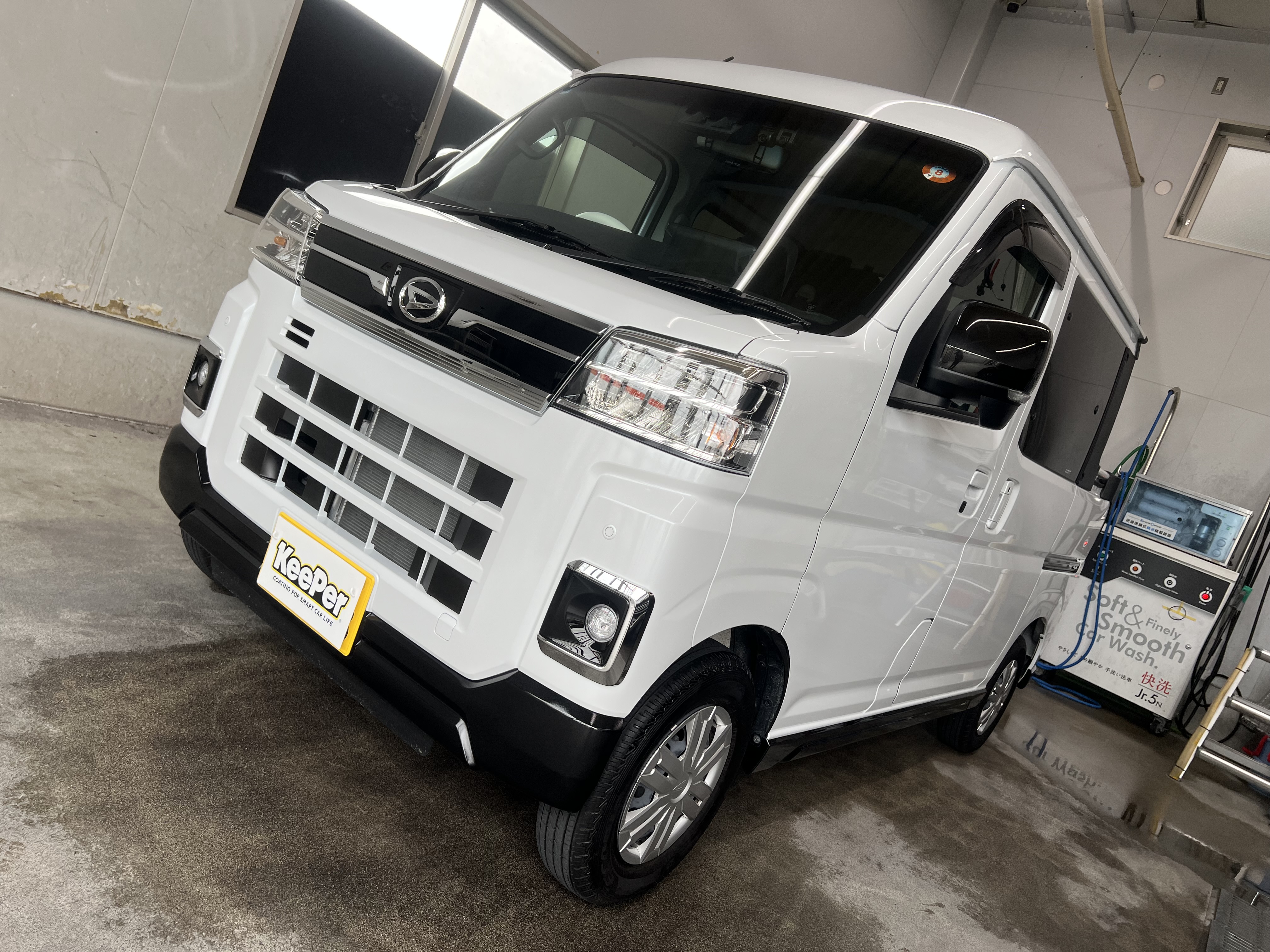セルフ天竜川SSではダイハツのアトレーにフレッシュキーパーを行いました！