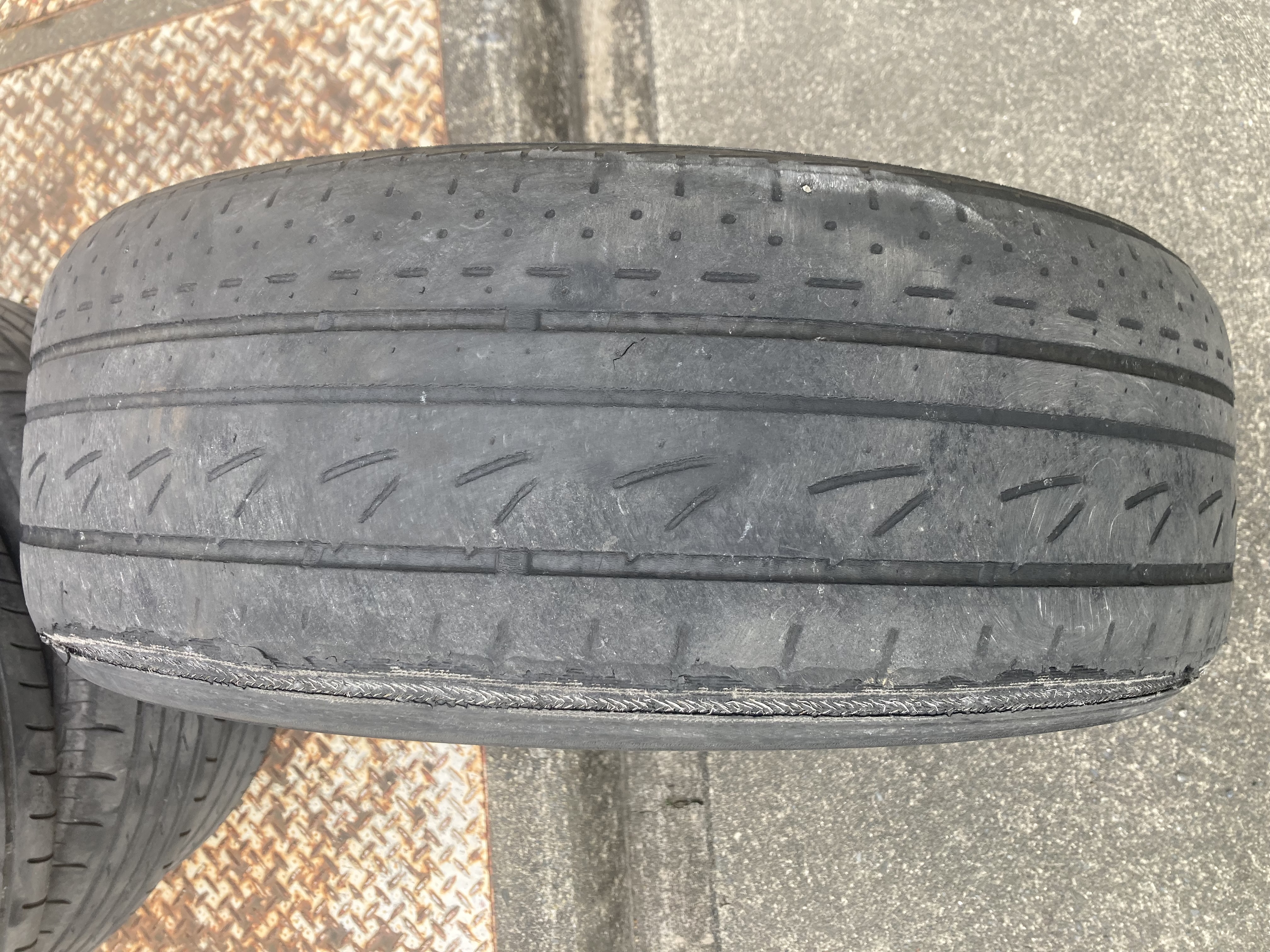 冬の安全運転に必須！静岡インターSSのタイヤ交換＆点検情報🚗