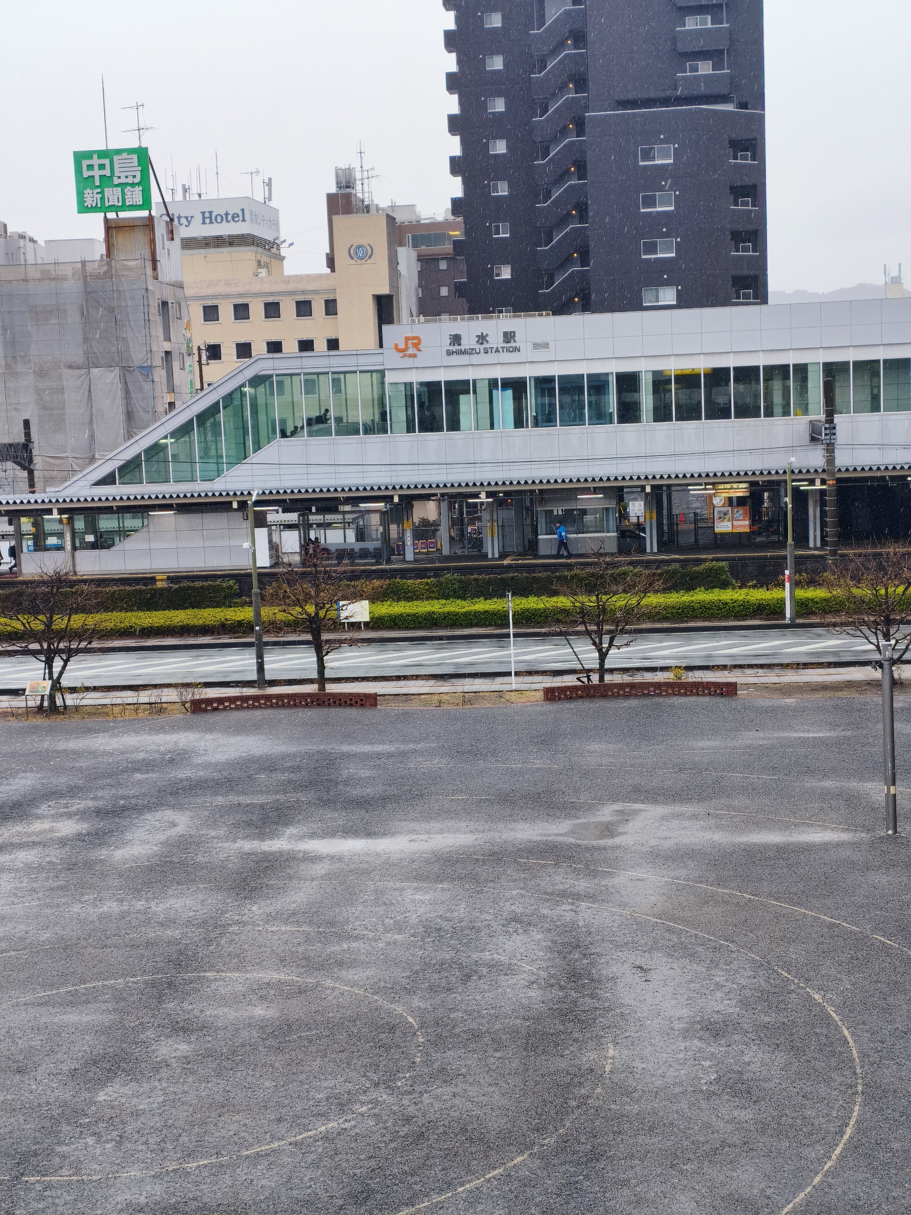 春の雨でも安心安全タイヤ点検とお得な洗車キャンペーン情報🌸