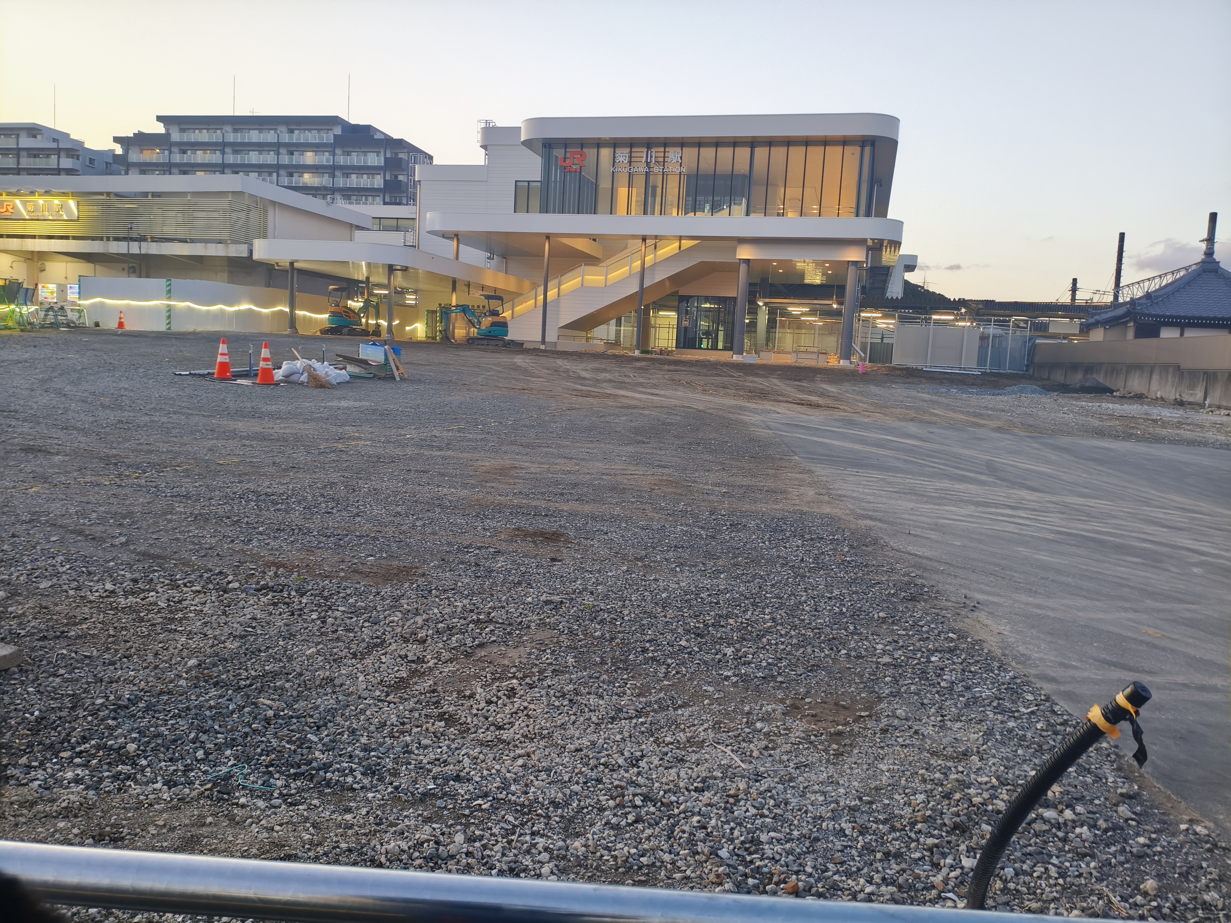 春の車メンテナンスはお得に手洗い洗車と空気圧チェックで快適ドライブ🚗