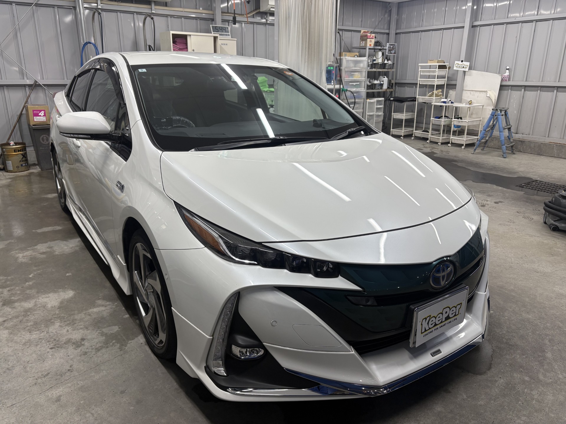 冬のプリウスPHVに最適なダイヤⅡキーパー施工とタイヤ30％OFFキャンペーン🚗