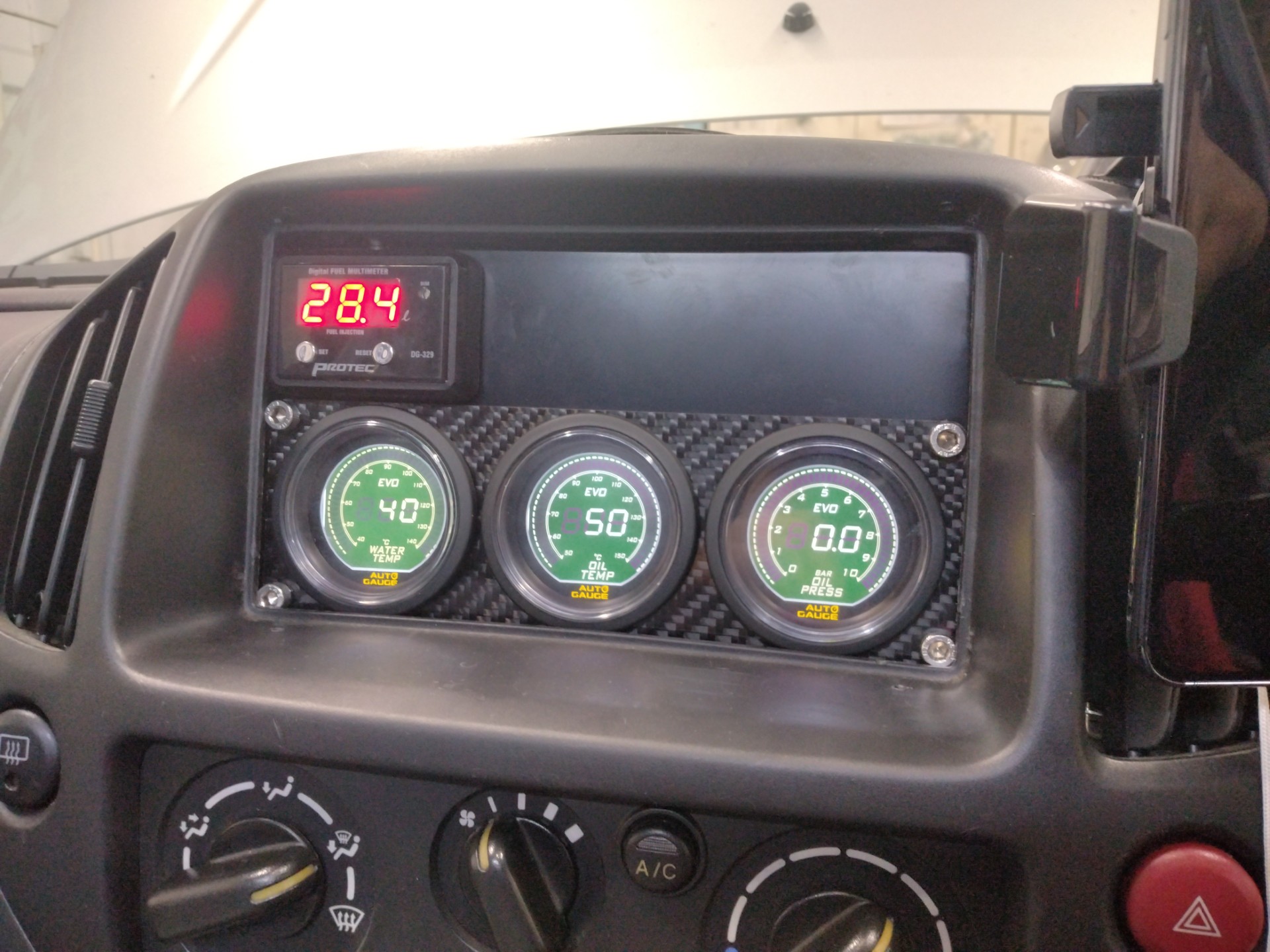 車にも体温計を