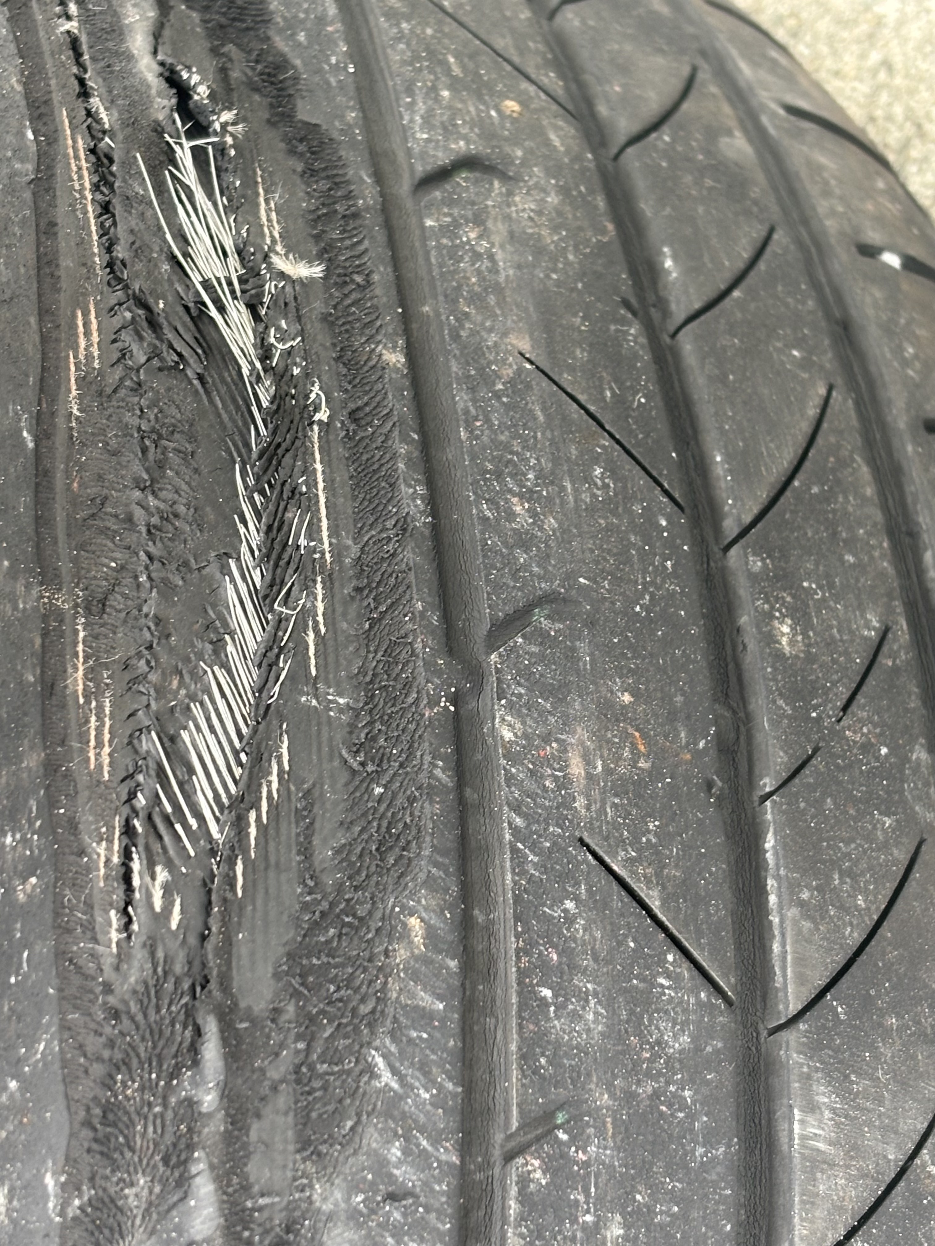 タイヤバースト😱